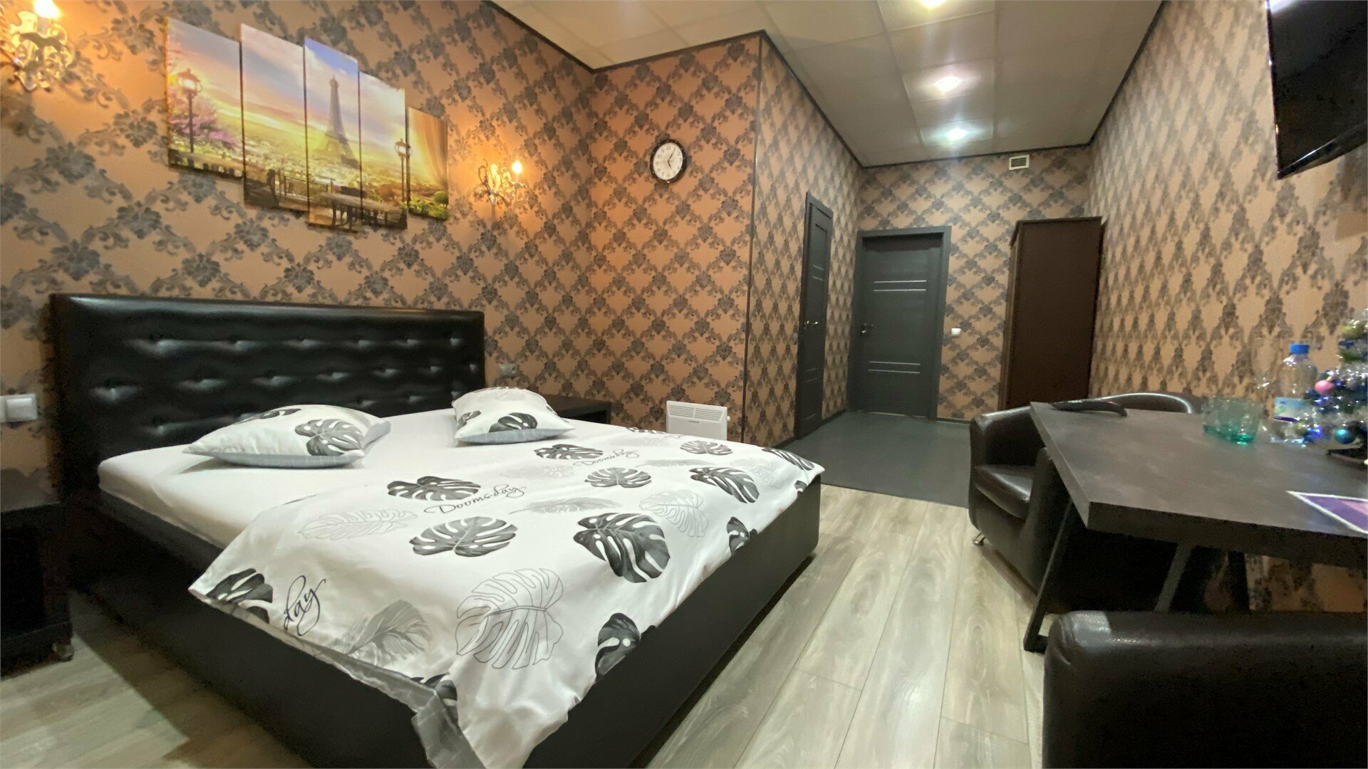 Двухместный номер «Полулюкс»2 с 1 двуспальной кроватью