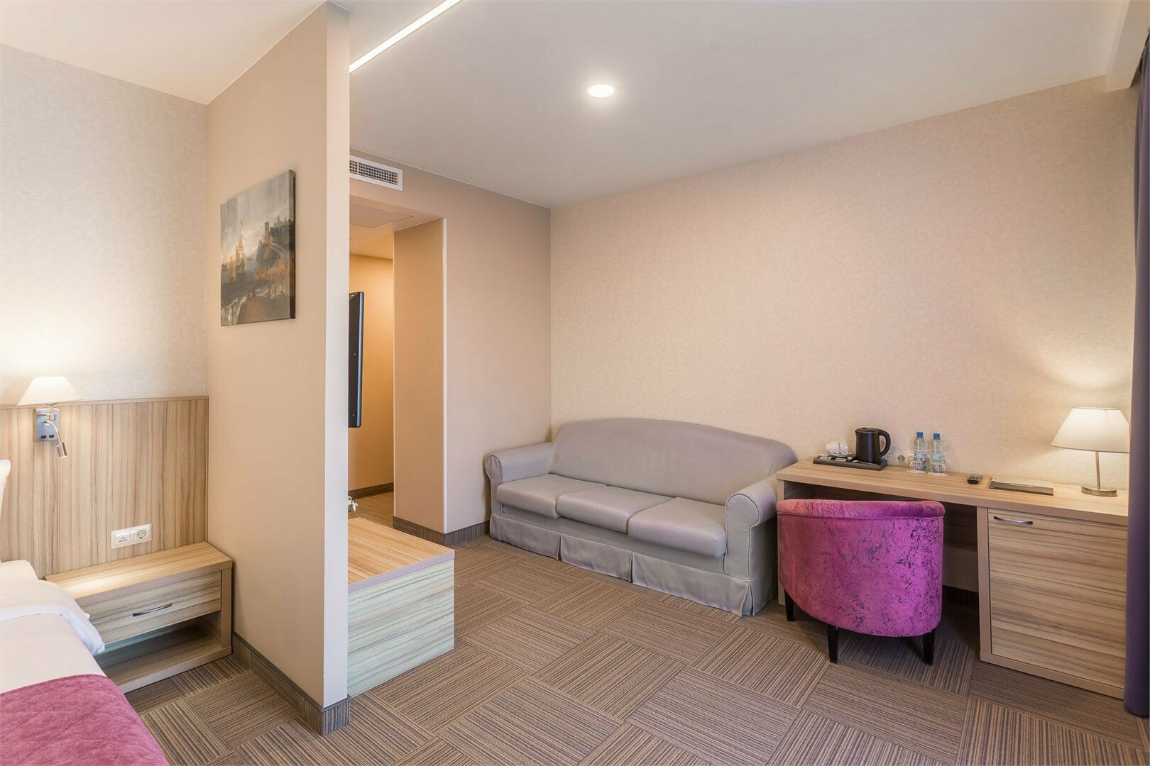 Джуниор Сюит