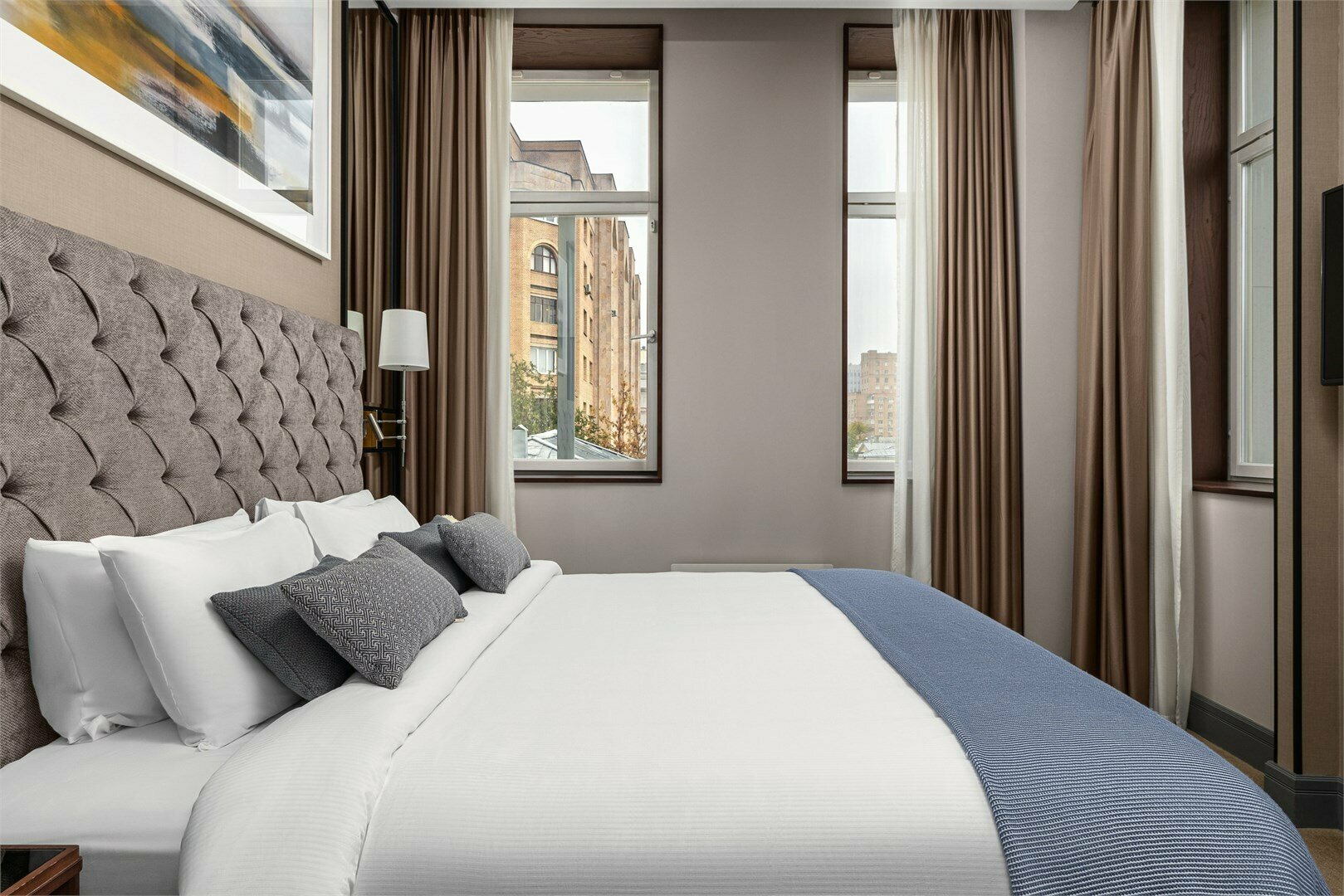 KING DELUXE CITY VIEW ROOM