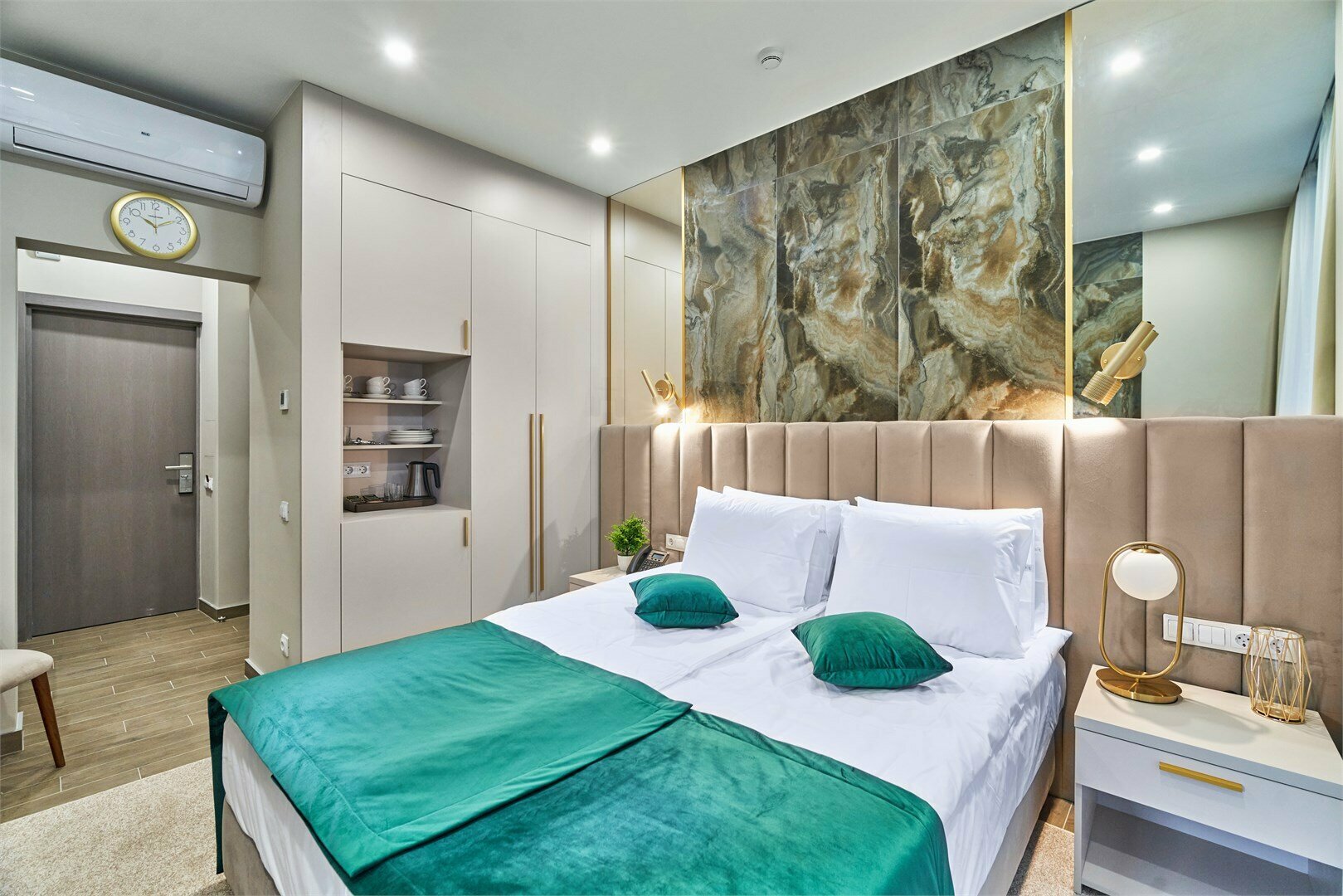 Стандарт с балконом