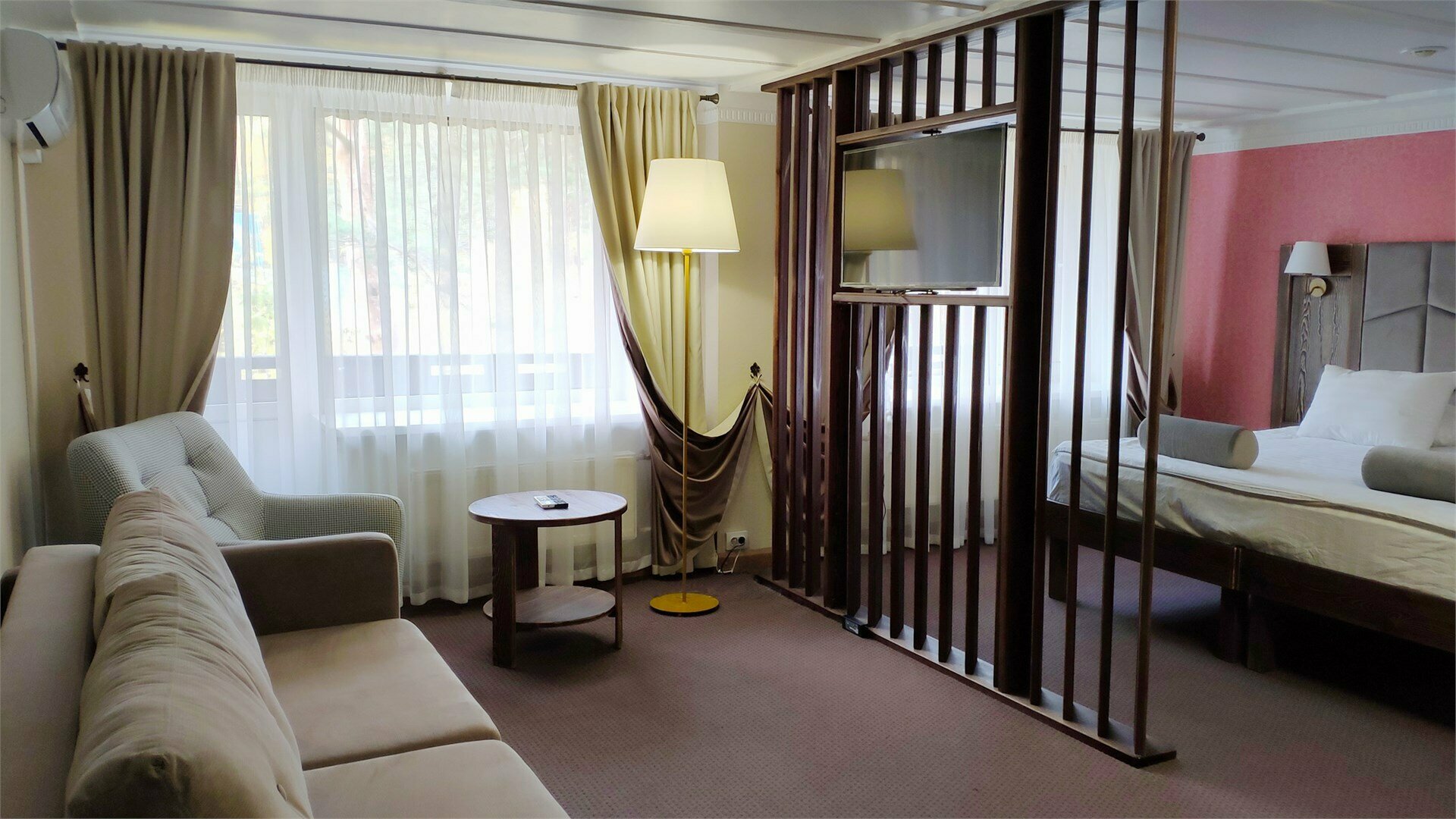 Номер "Джуниор Сюит"