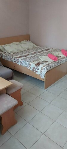 4х местный стандарт на 1м этаже с отдельным входом в Юлия