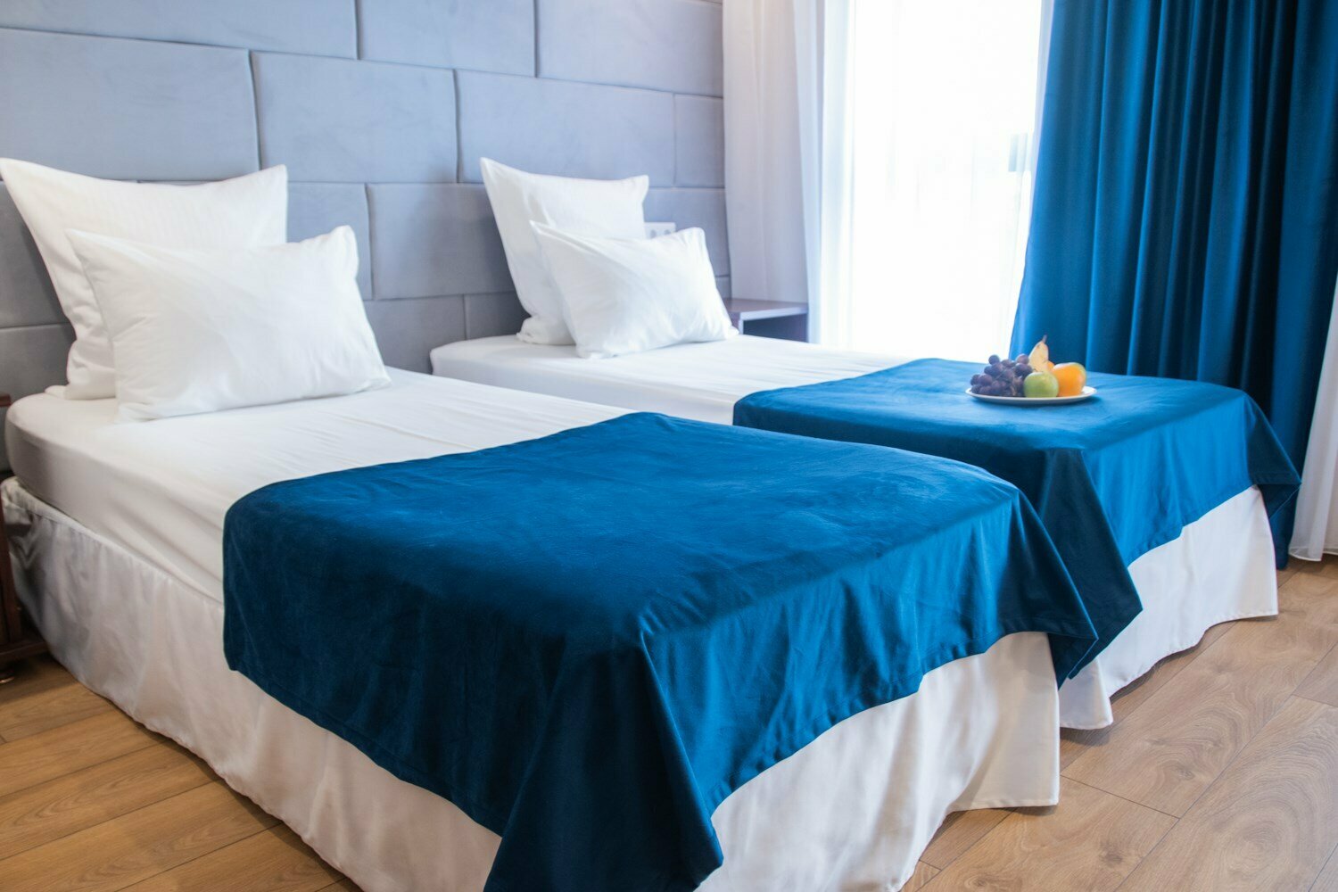 Стандарт "Комфорт"  (раздельные кровати, вид на город) 304