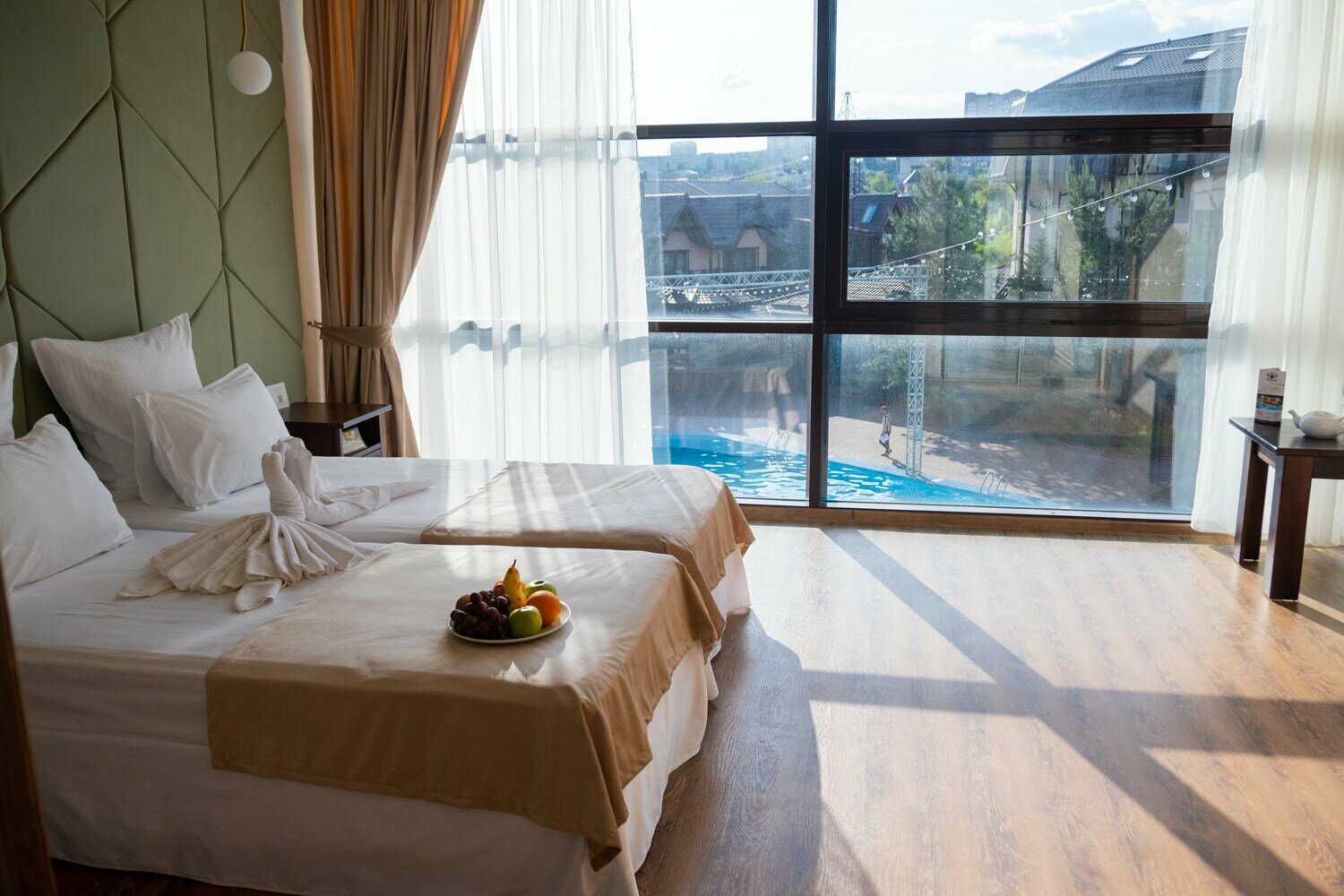 Стандарт "Комфорт"  (раздельные кровати, вид на бассейн) 302