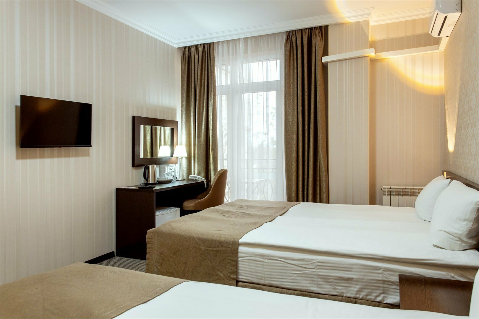 Семейный с балконом