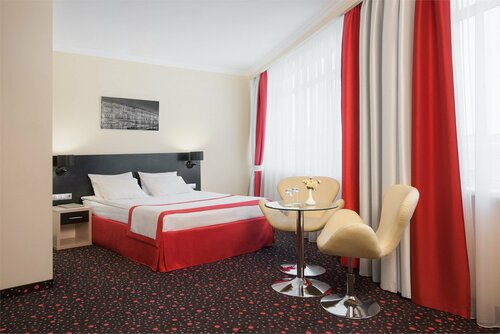 Двухместный номер бизнес-класса с 1 большой кроватью