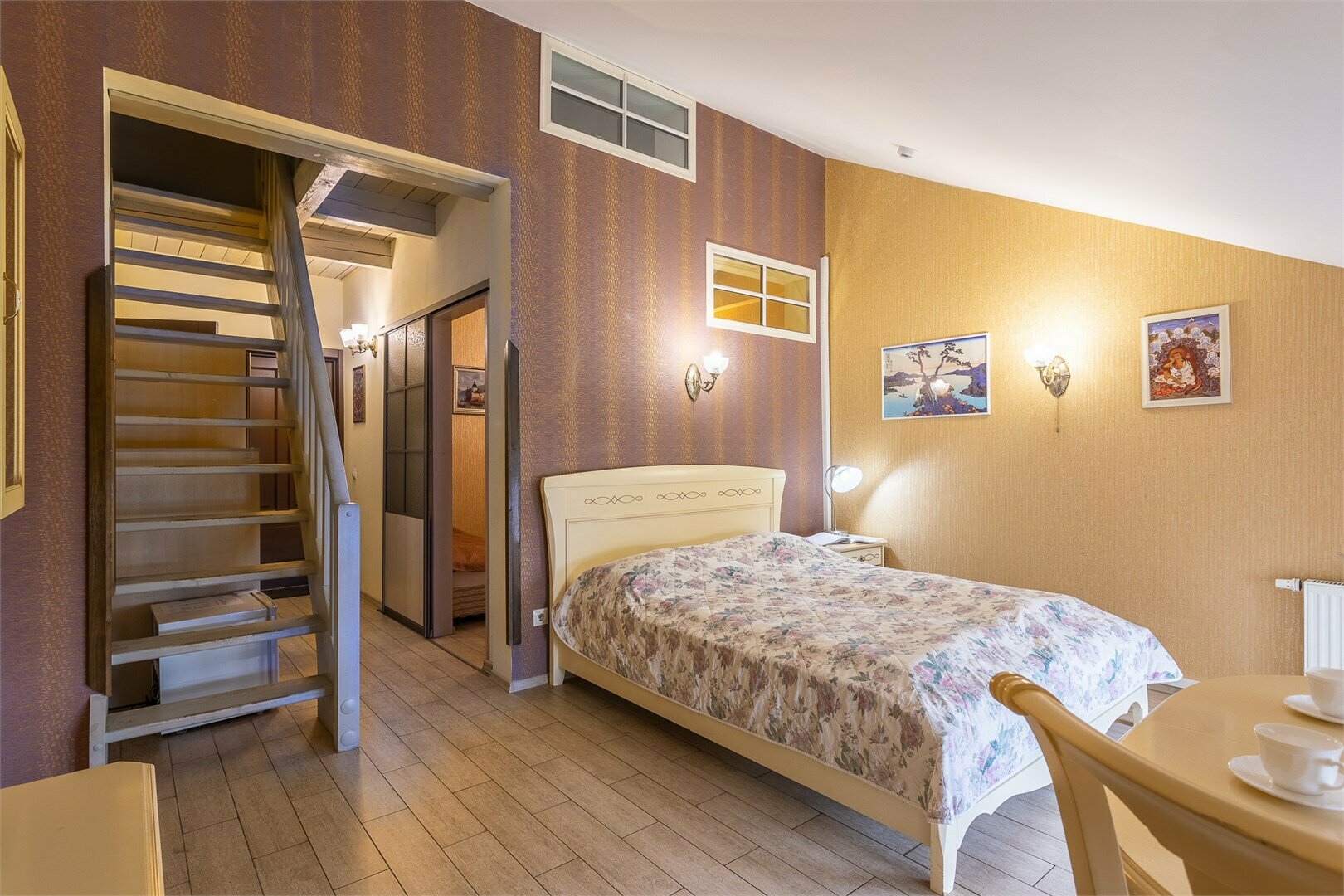 Пятиместный двухэтажный номер