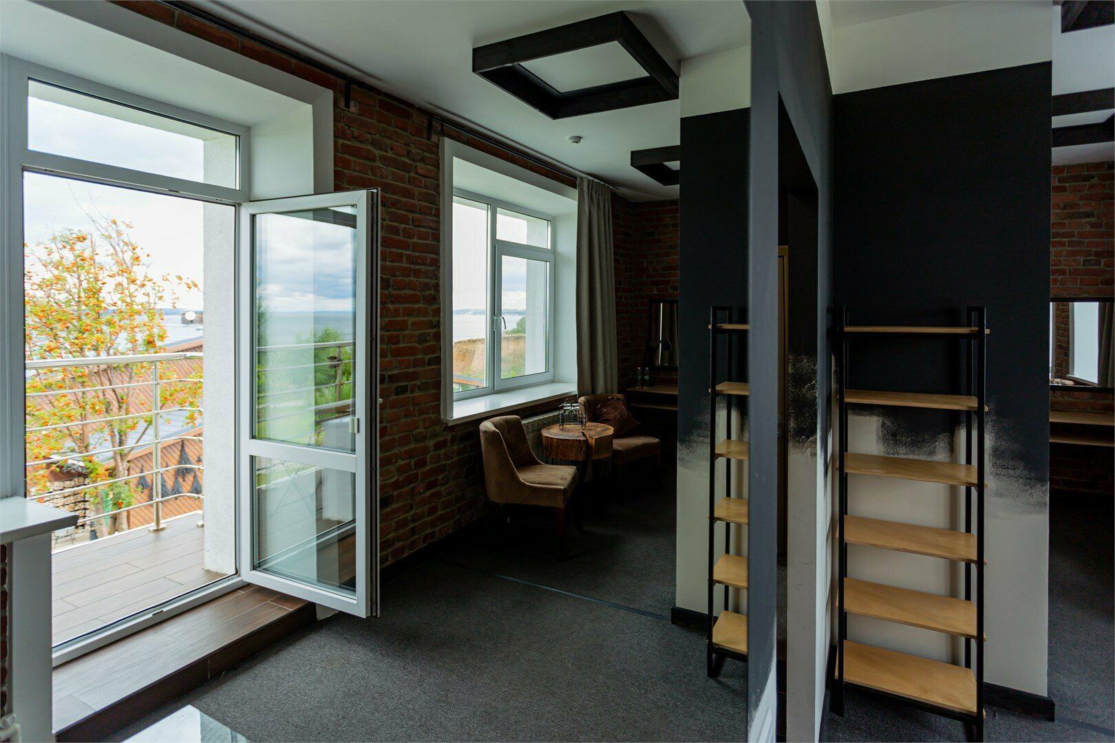 Комфорт Улучшенный (вид на Волгу, балкон)