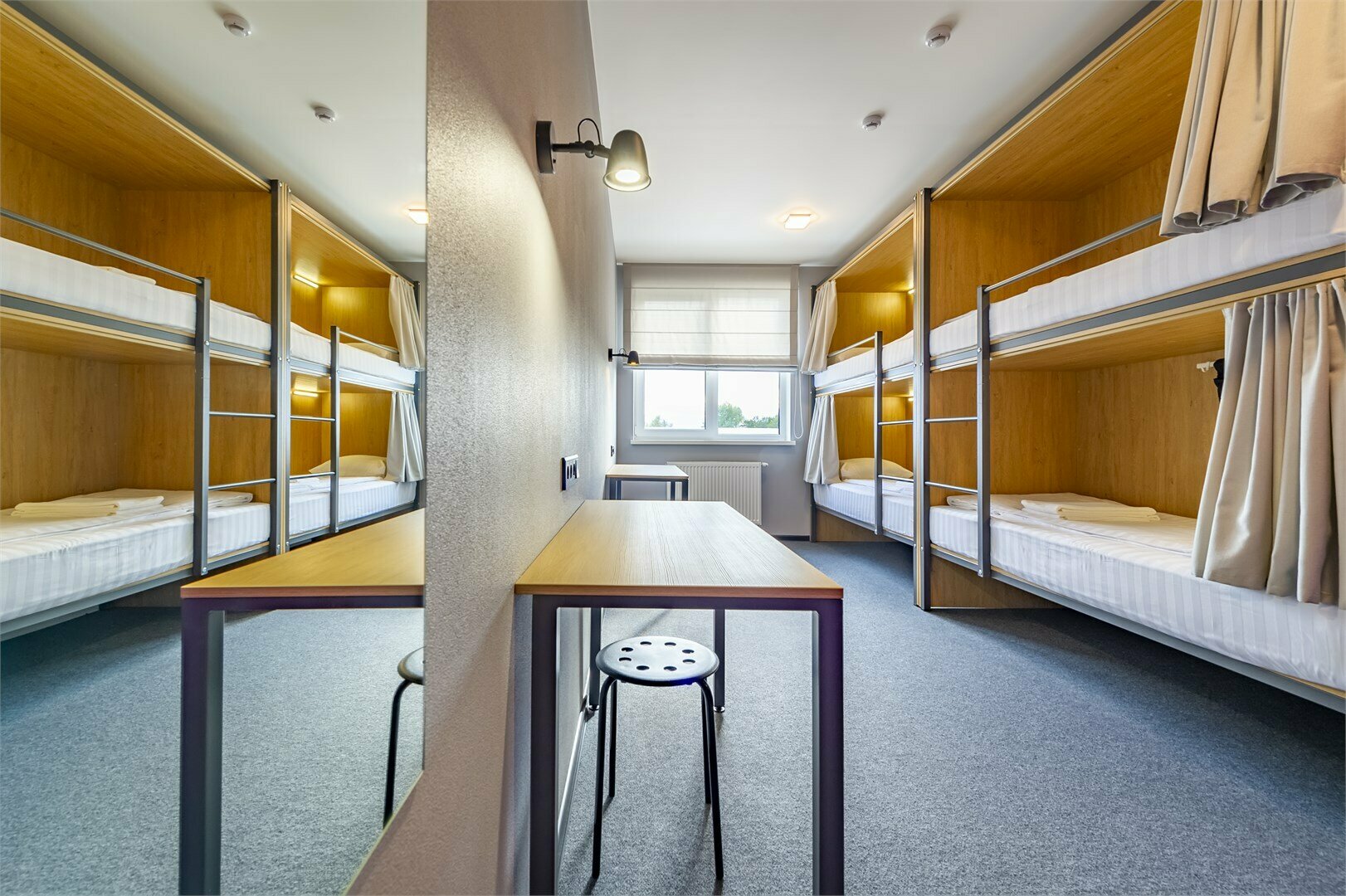 4 - местный номер с общей ванной комнатой (двухъярусные кровати)