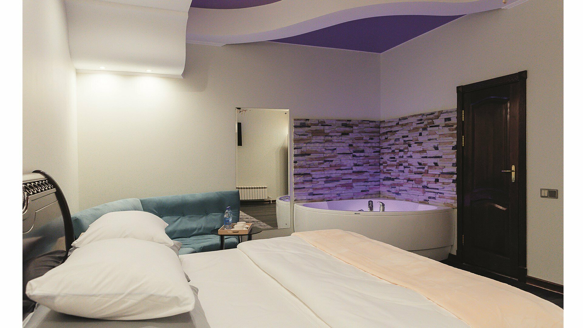 Standart Plus - Улучшенный Стандарт с Джакузи в номере без окон