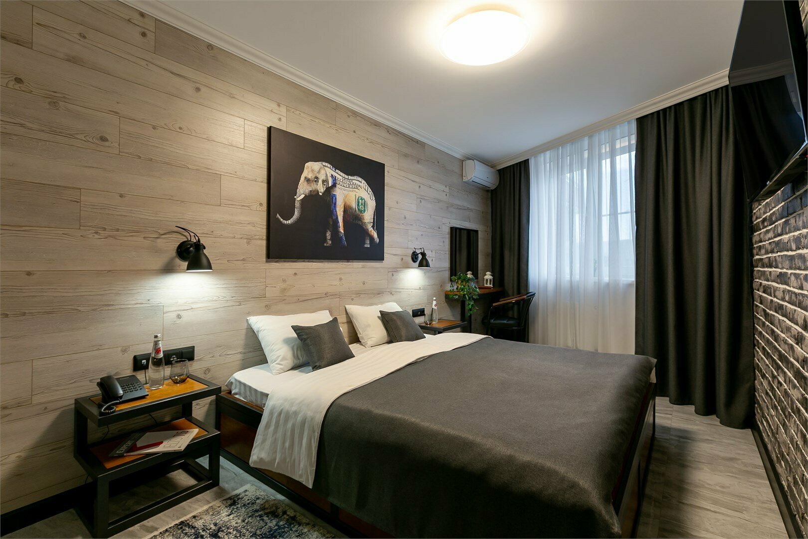 Семейный классический двухкомнатный апартамент