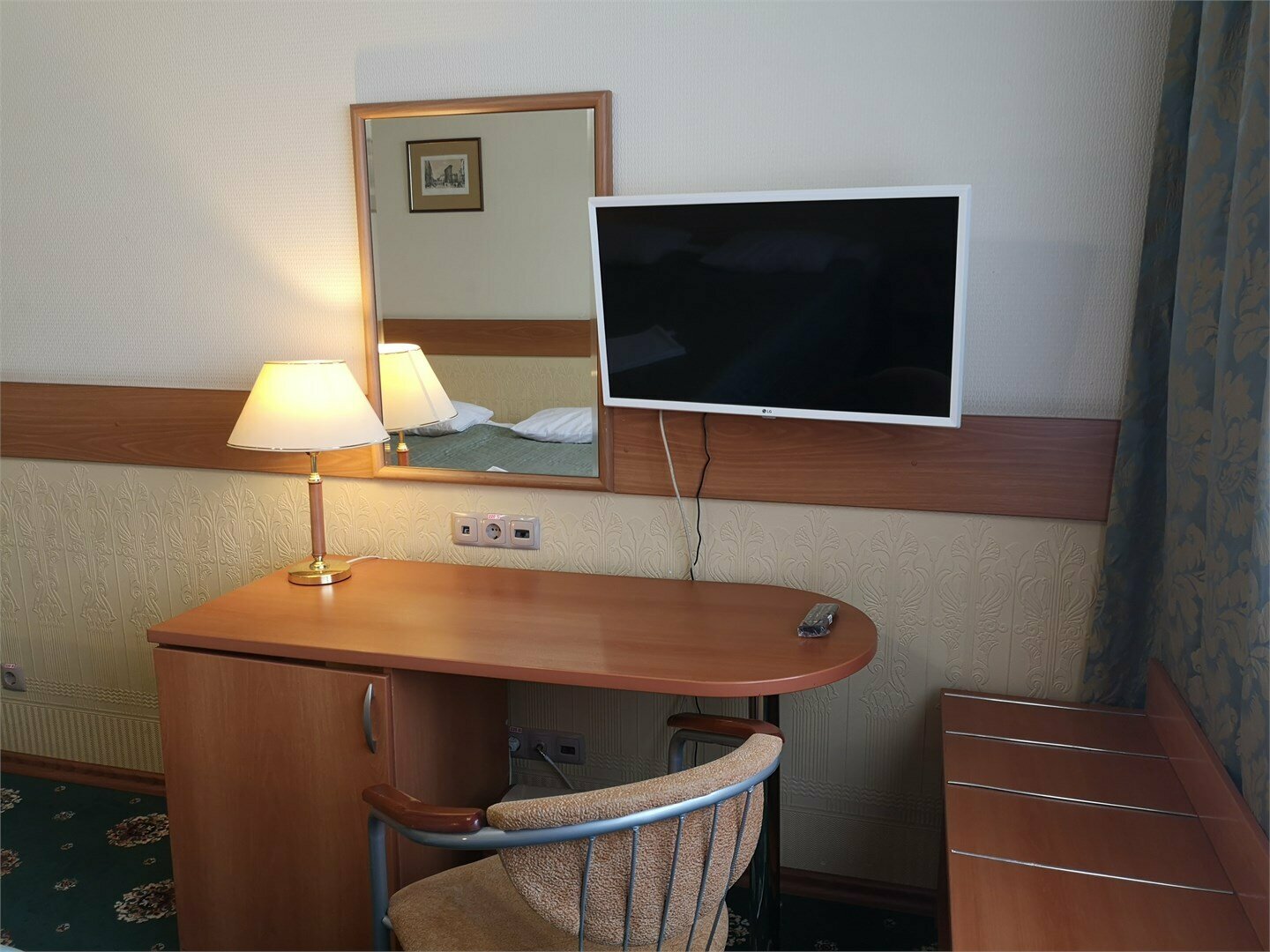 Меблированная комната с общей ванной в блоке