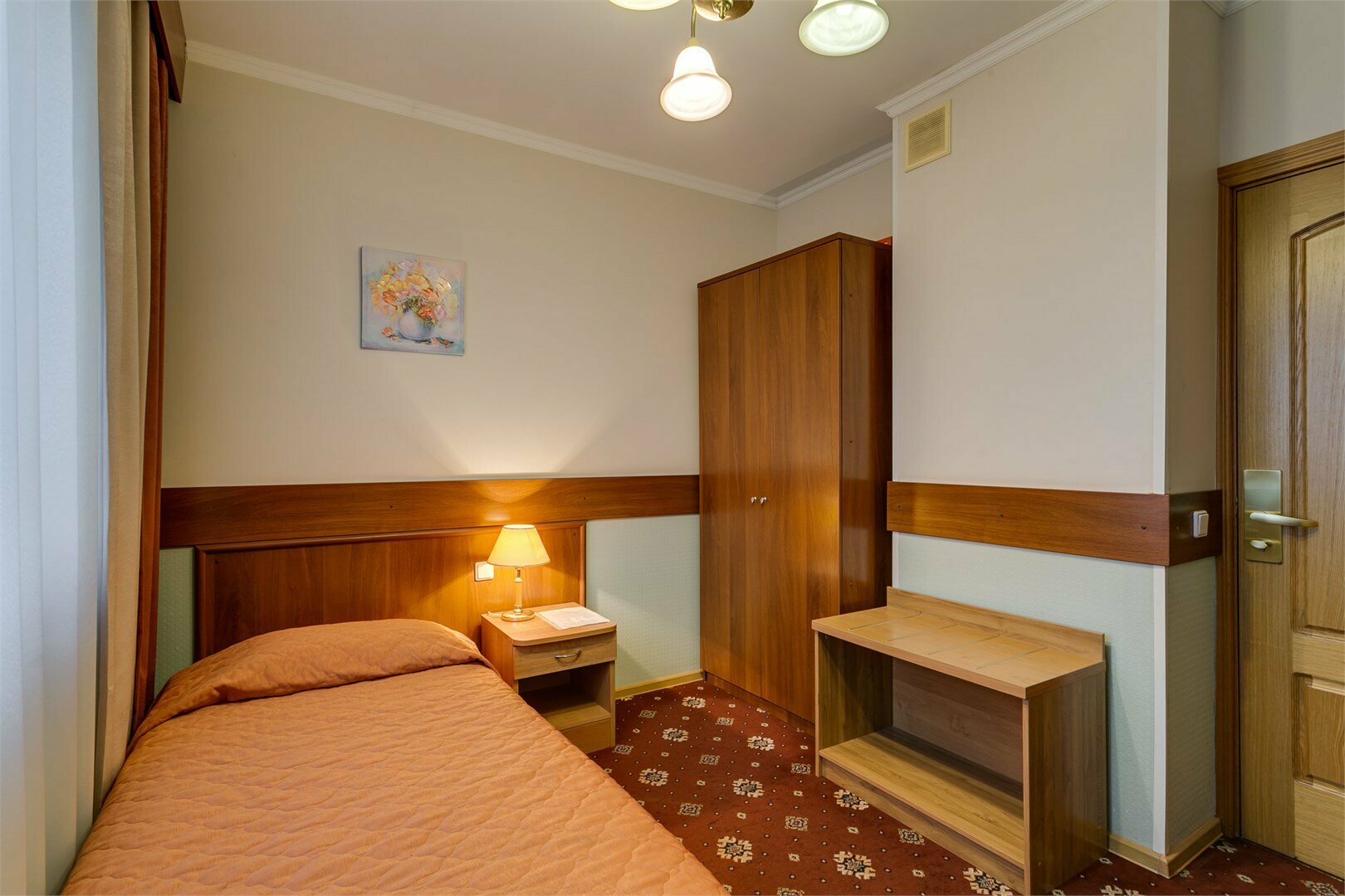 Меблированная комната  с общей ванной в блоке