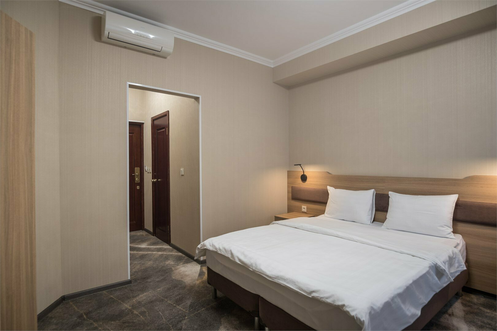 Стандарт Двухместный с большой кроватью улучшенный