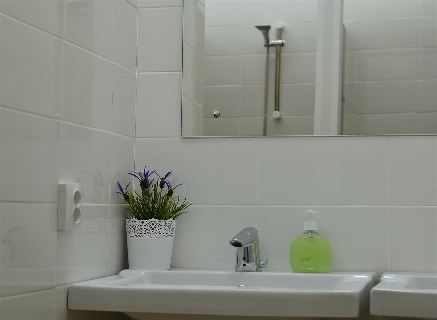 Общий номер на двенадцать мест