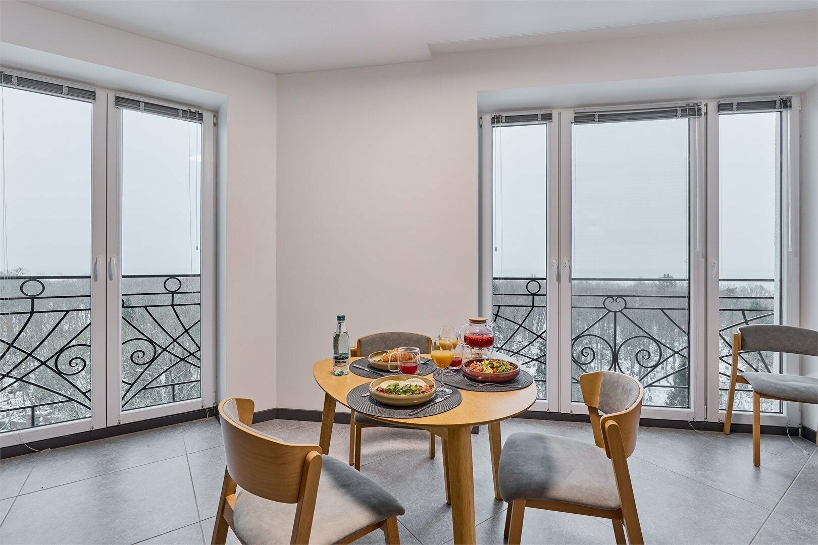 Апартаменты с панорамным видом и балконом