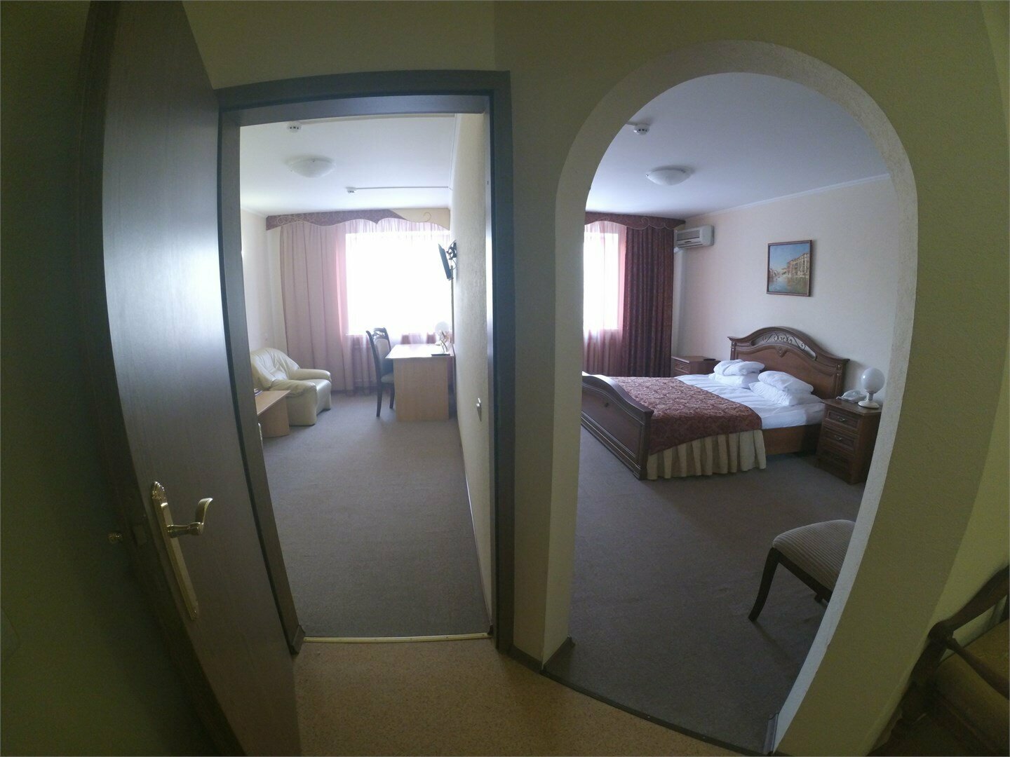 Студия с 2 спальной кроватью