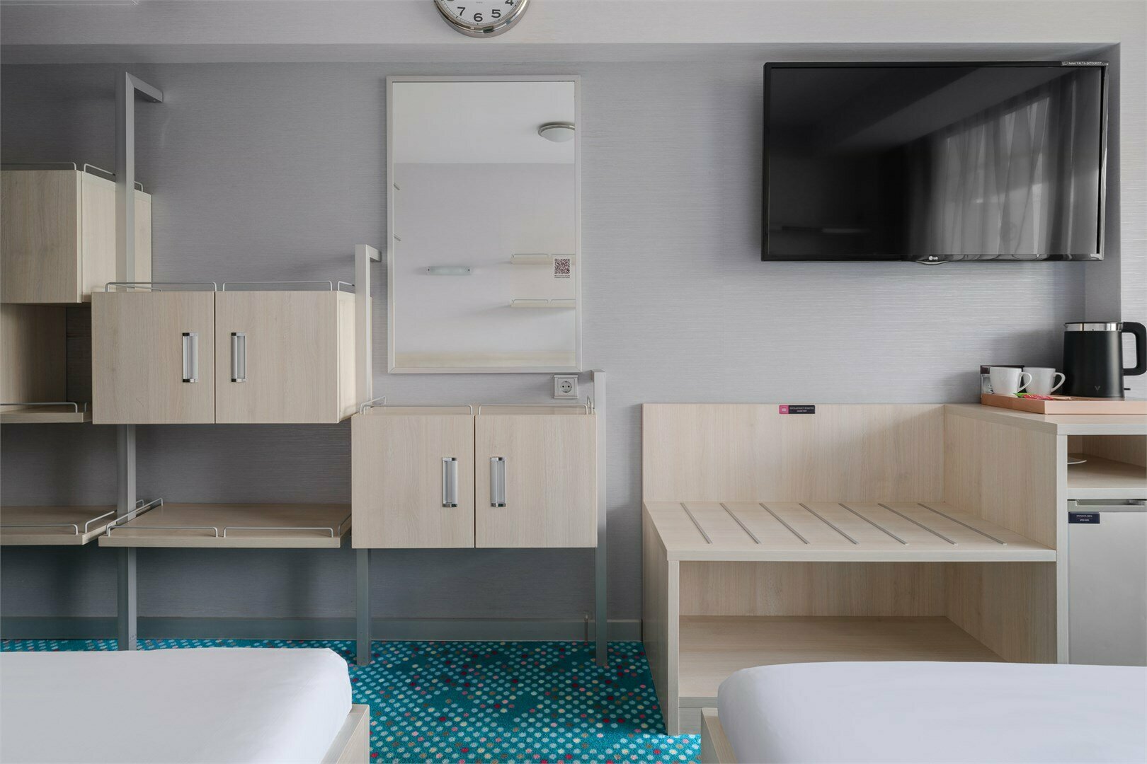 Стандарт улучшенный с двумя односпальными кроватями  (YALTA INTOURIST)