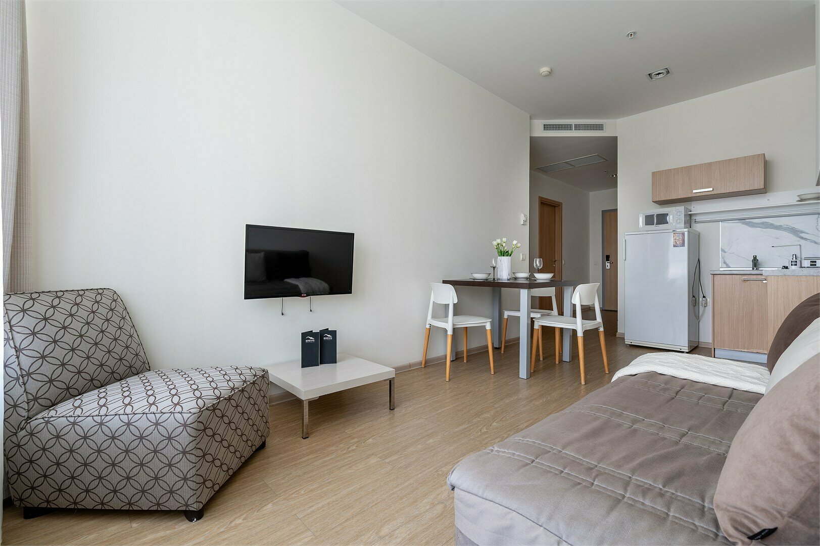 Двухкомнатные апартаменты с одной спальней (6-12 этаж)