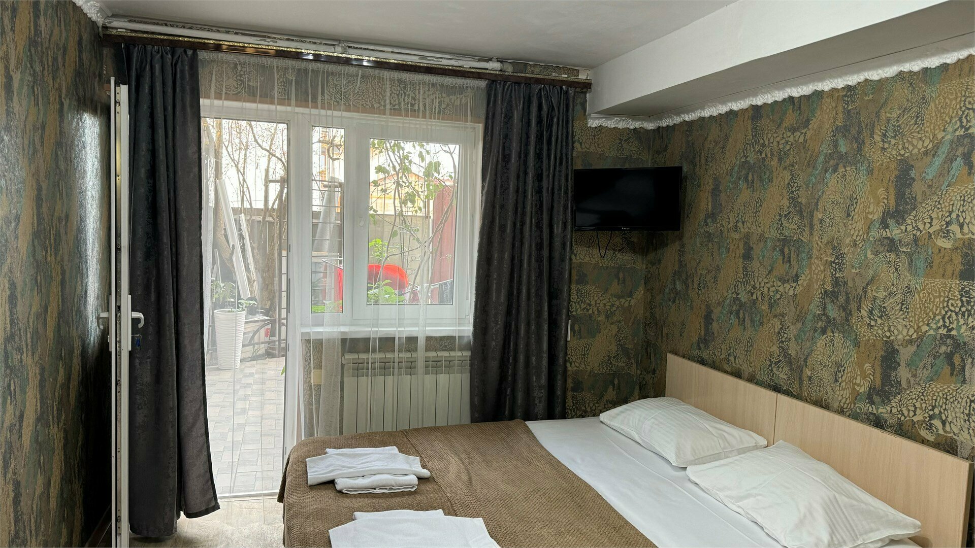 Четырех местный номер с удобствами на этаже