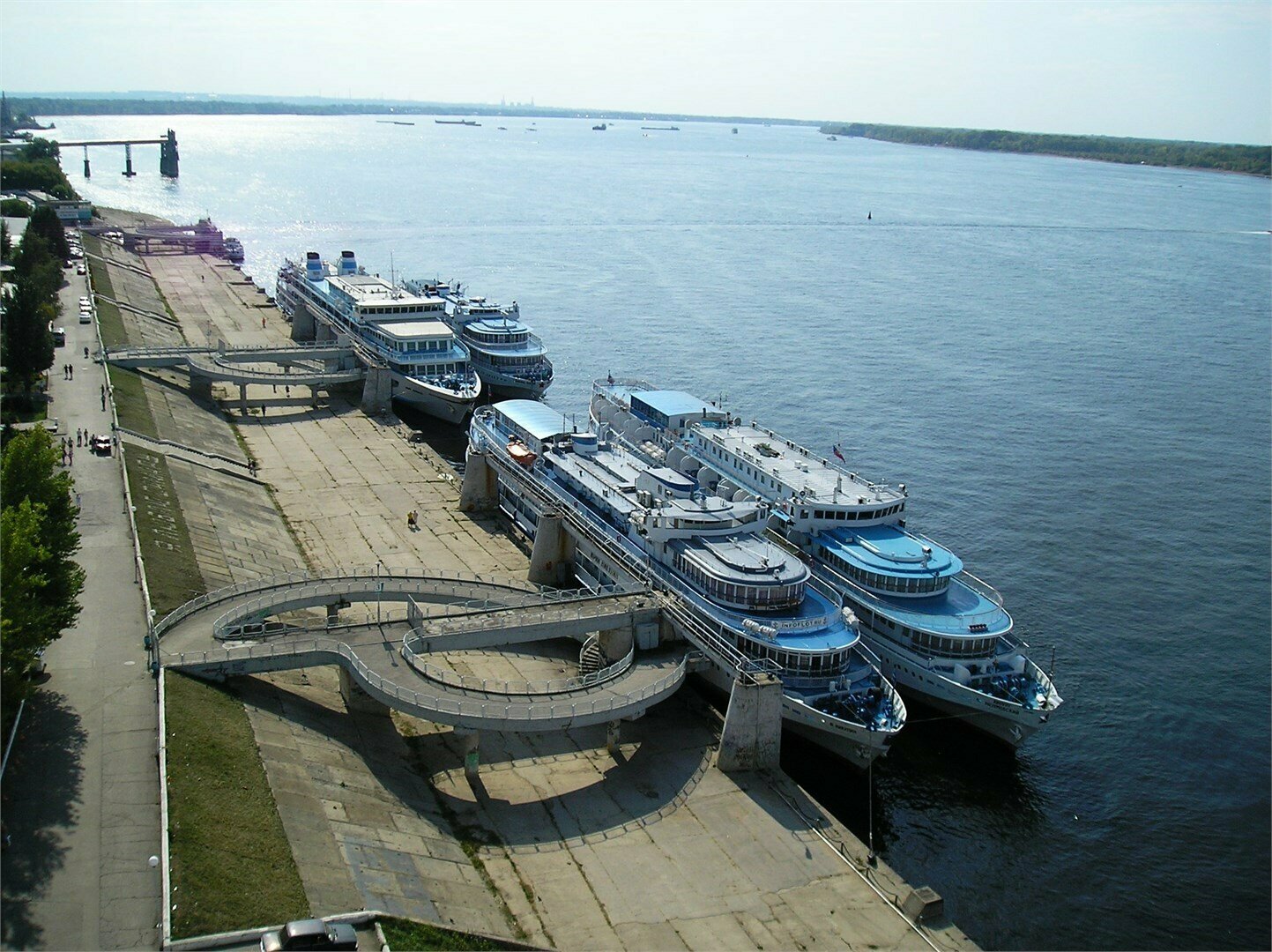 Номер-студия с кроватью размера «king-size»