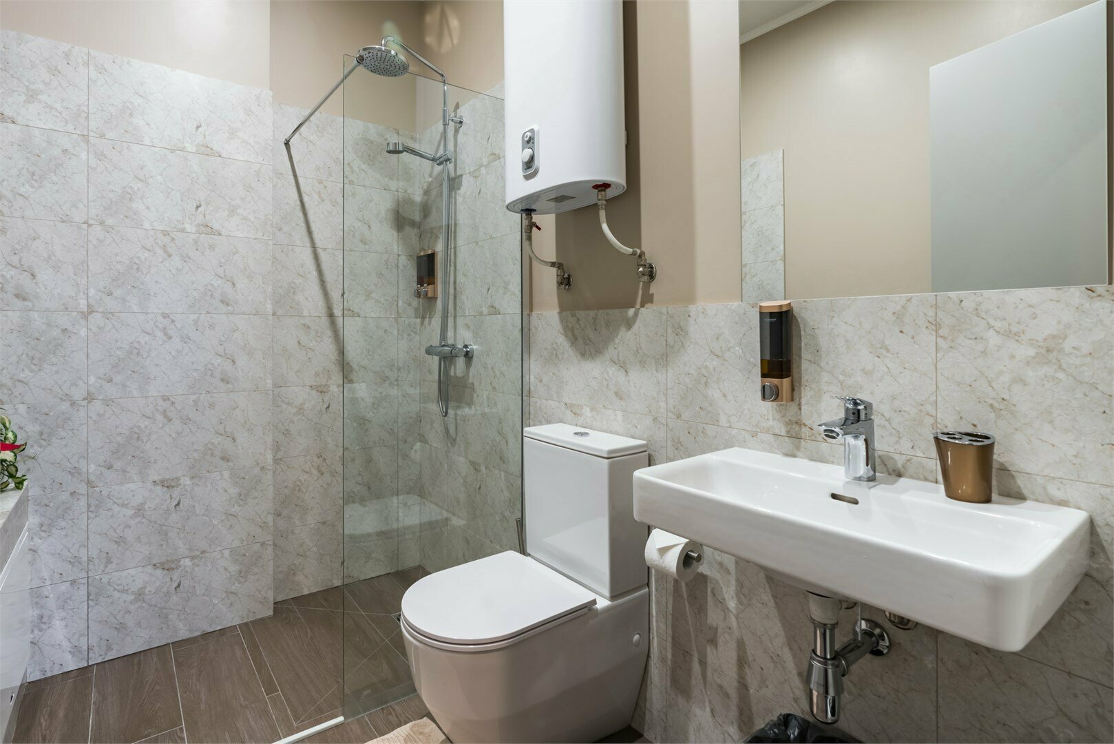 Просторный двухместный номер с 2 отдельными кроватями