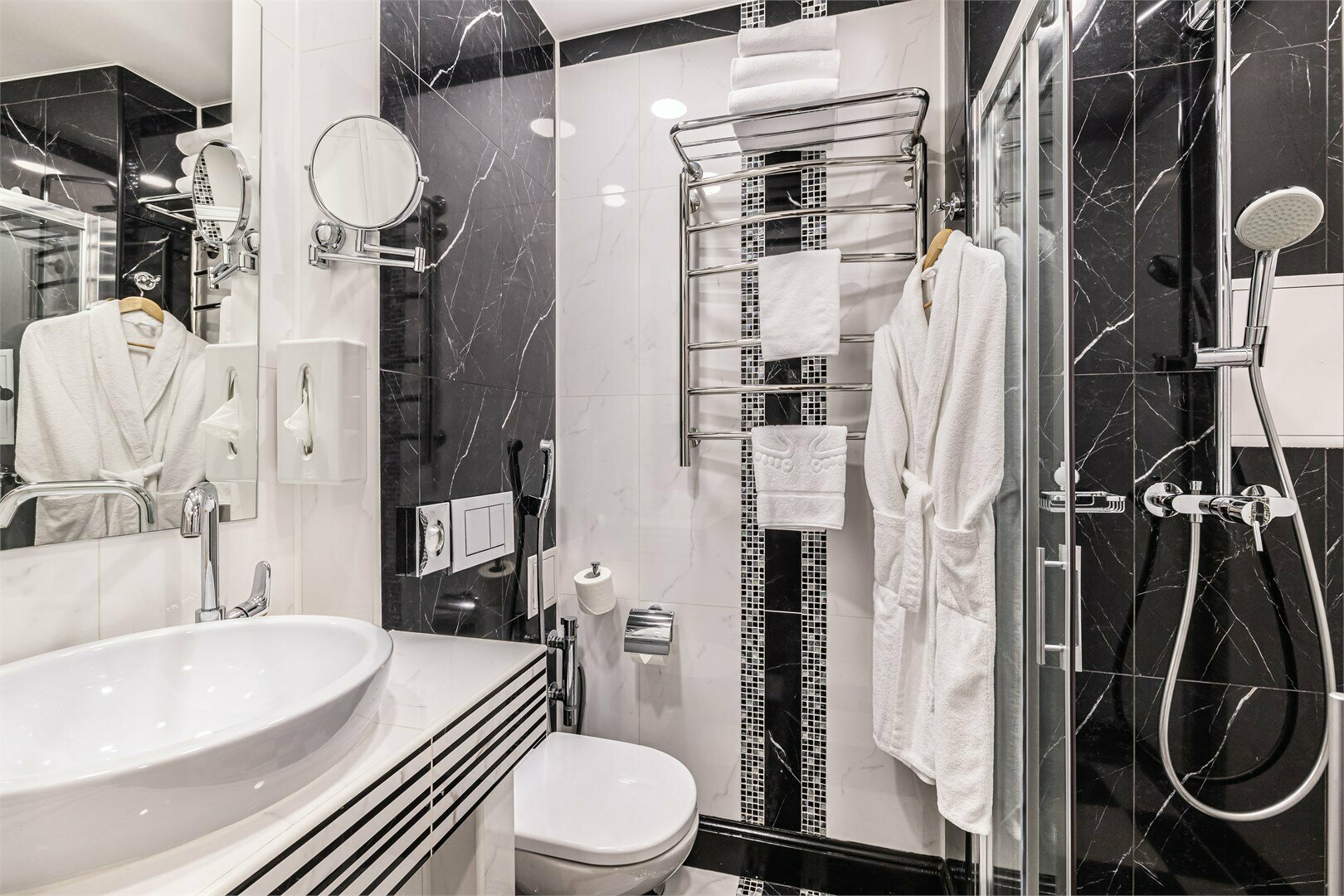 Джуниор Сюит