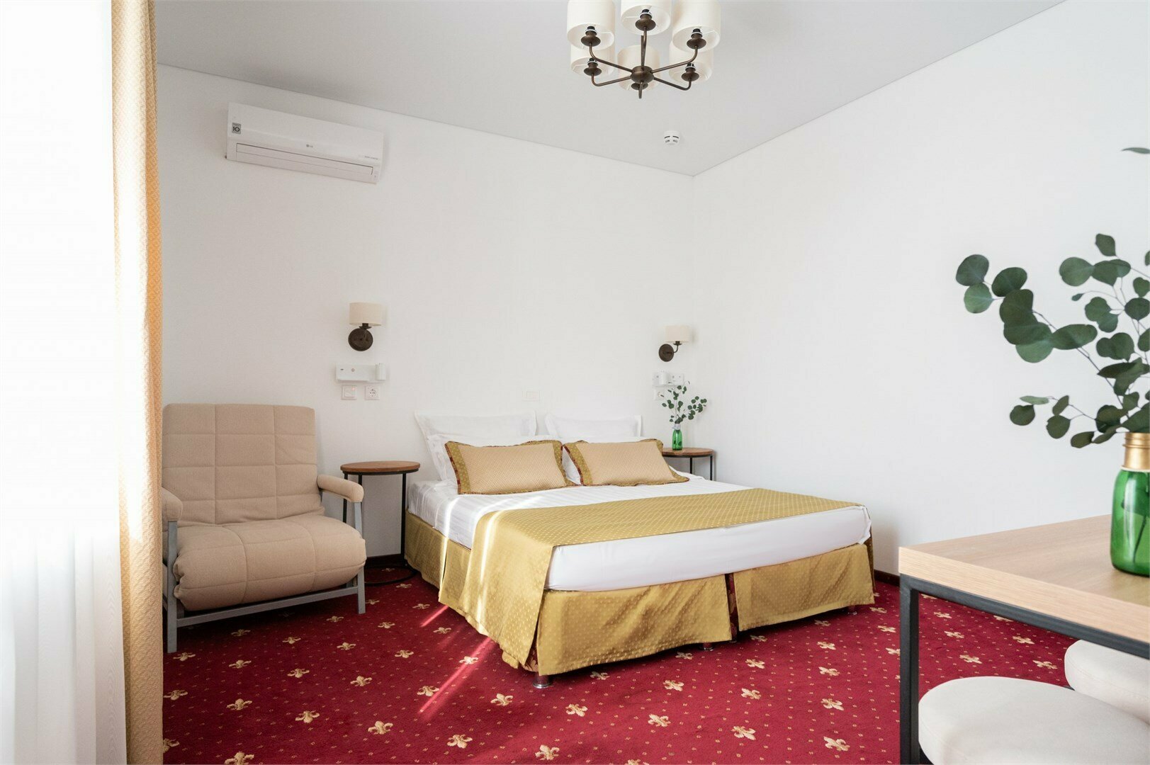 Трехместный номер с балконом