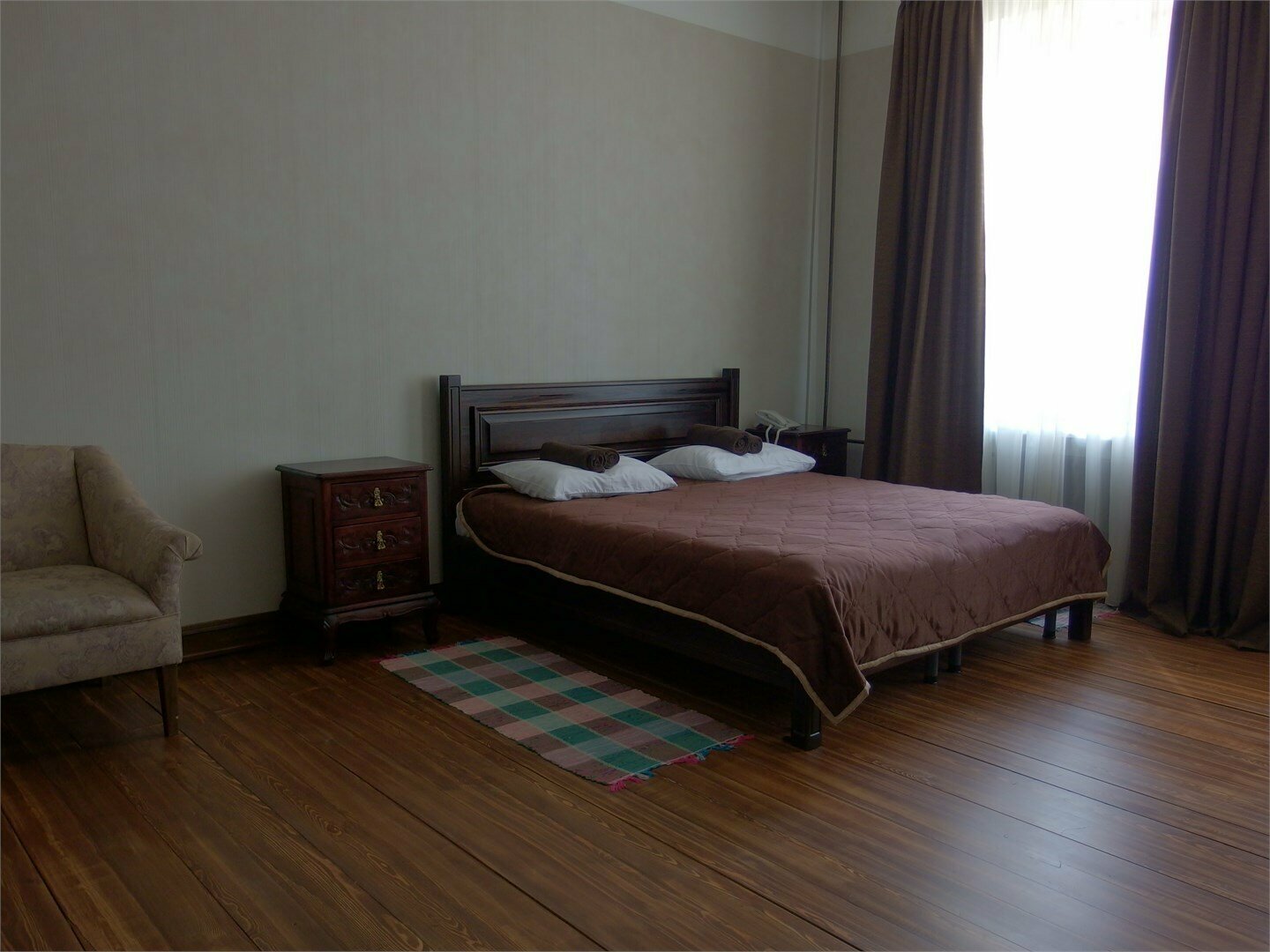 Двухместный номер "Комфорт" с одной двуспальной кроватью