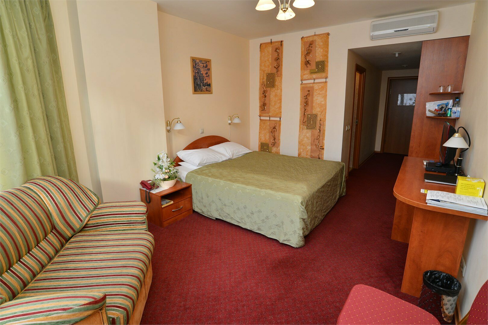 Номер-студия с кроватью размера «king-size»