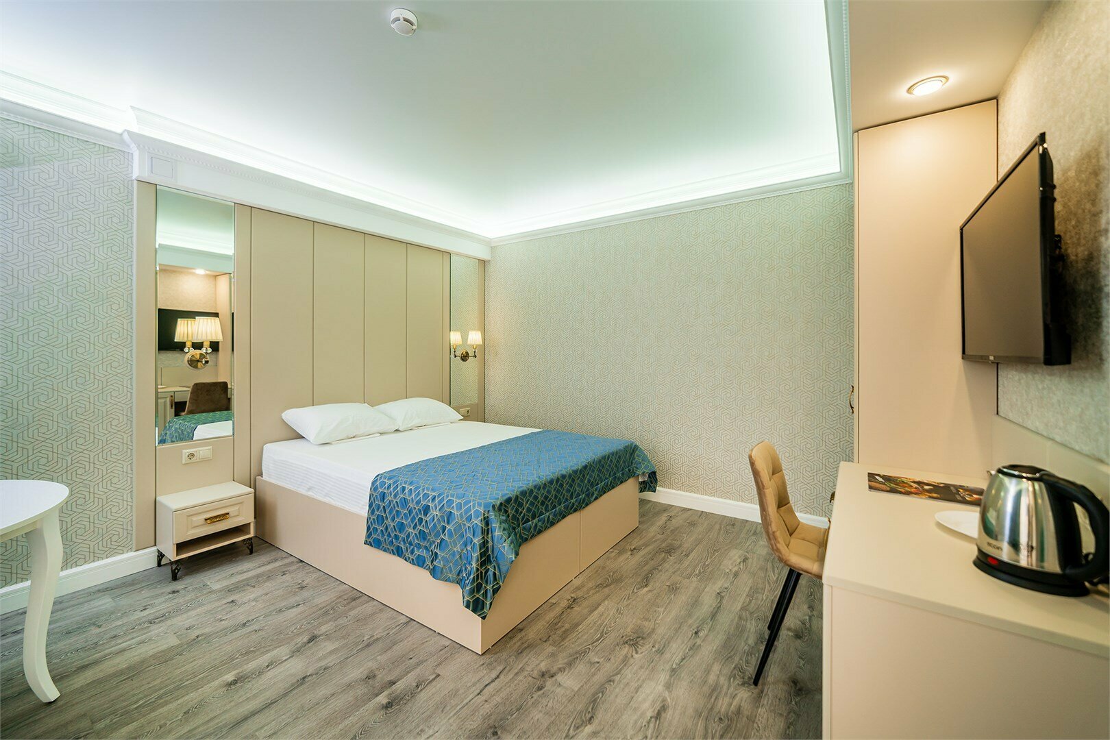 Люкс с балконом