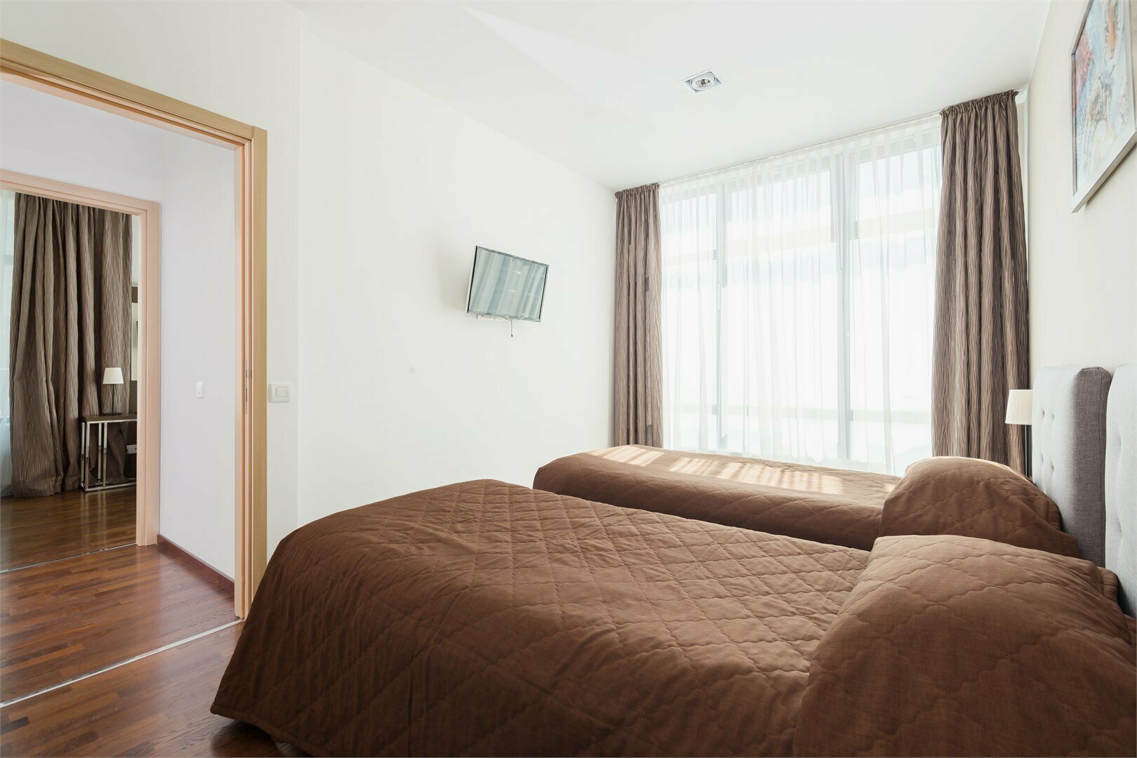 Двухэтажный апартамент с двумя спальнями (15 этаж), до 5ти взрослых в номере