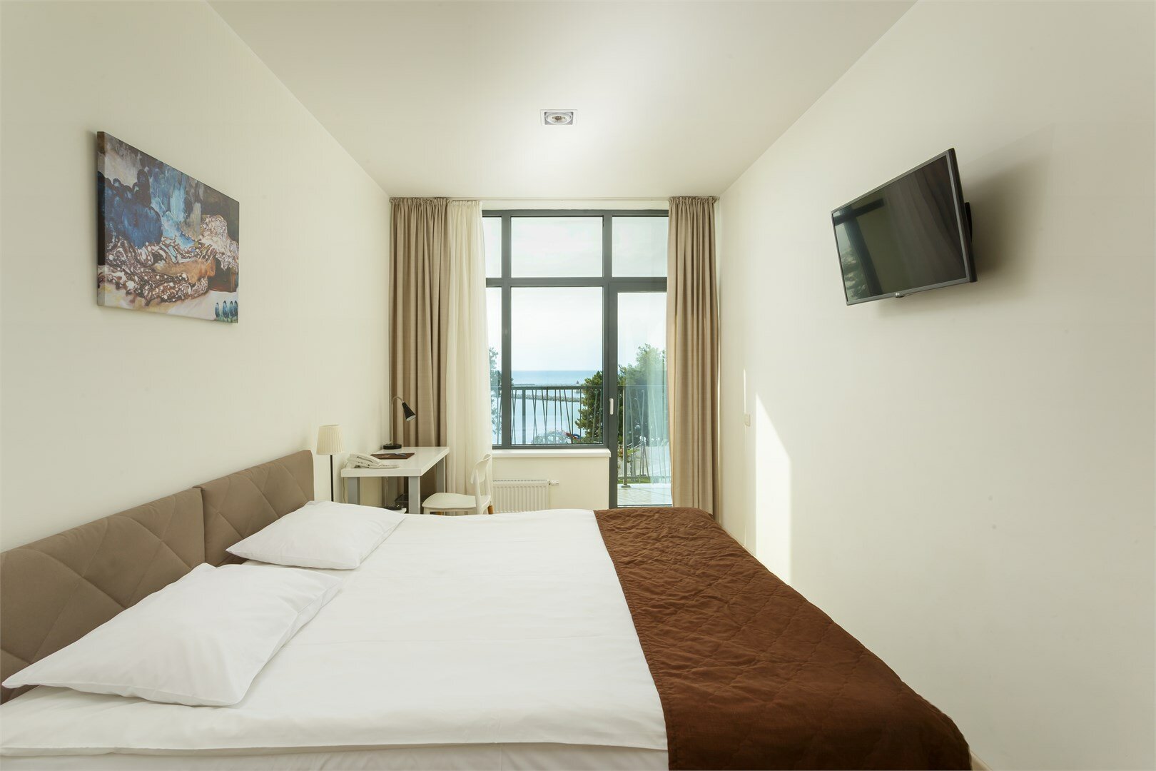 С видом на море, двухкомнатный апартамент (3 этаж), до 3х взрослых в номере