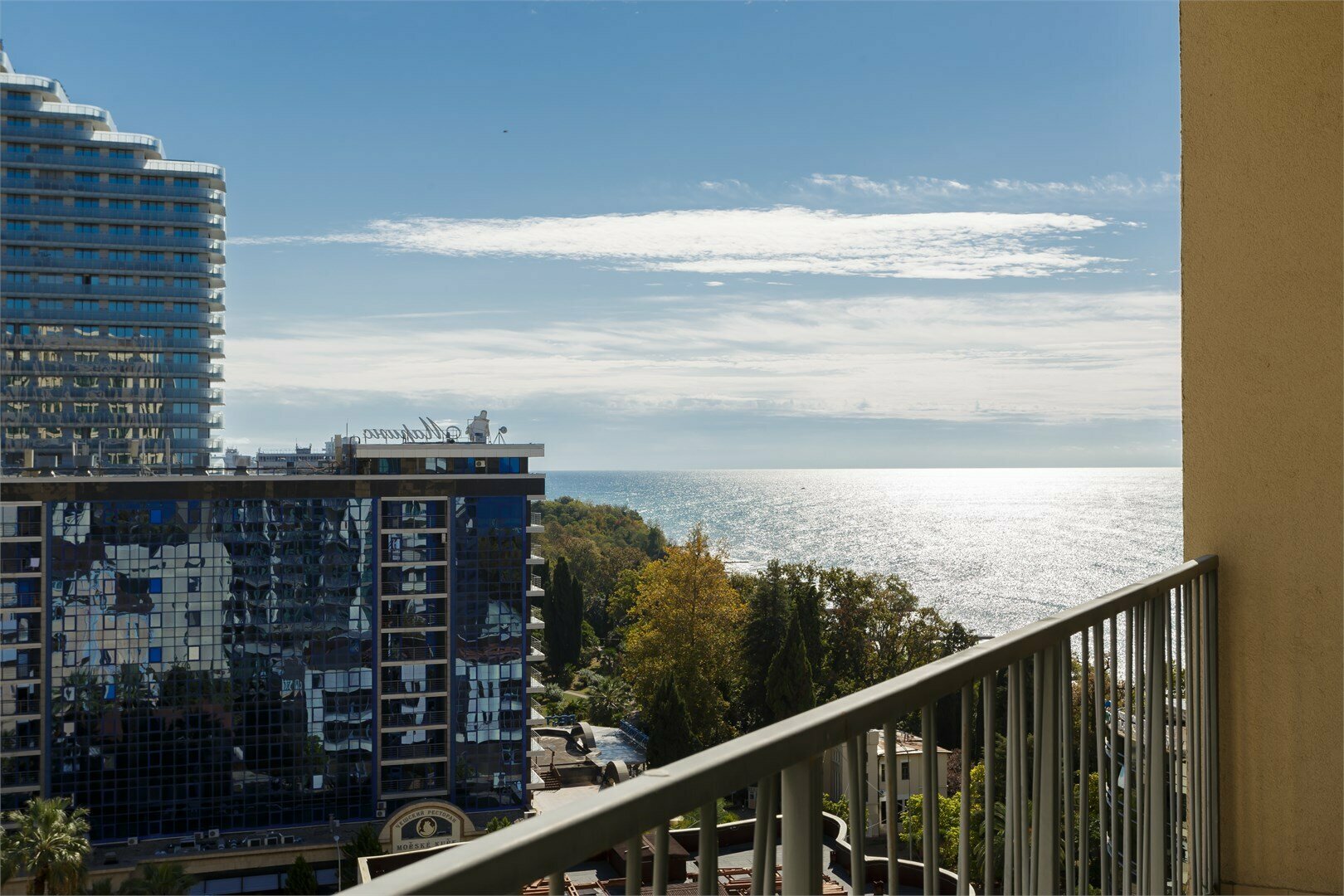 Двухкомнатный апартамент с одной спальней (6-15 этаж), до 3х взрослых в номере