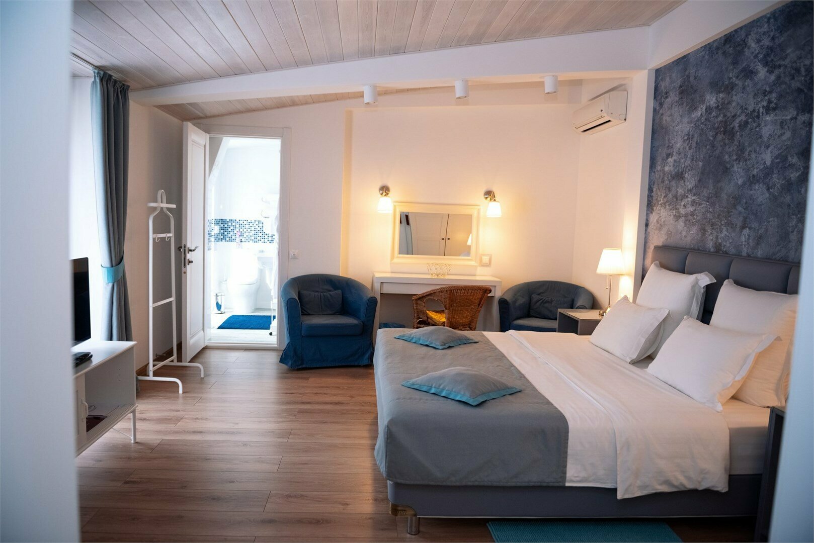 Стандарт без доп. места (Mountain-land view)