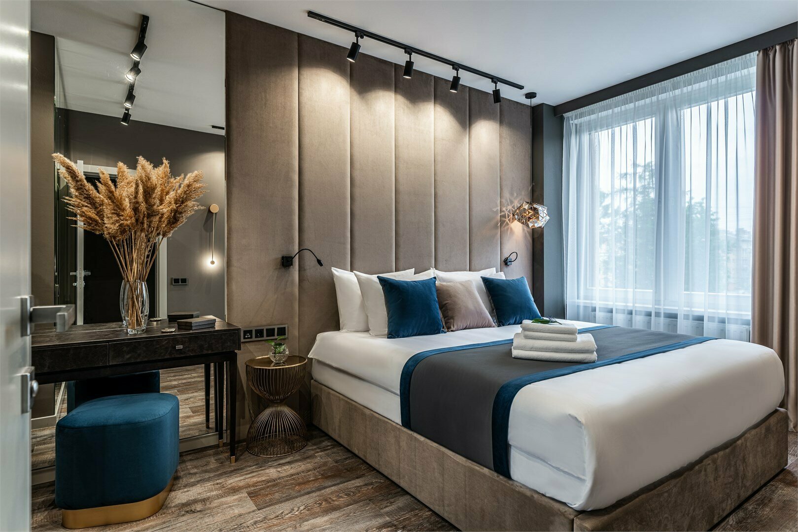 Апартаменты с отдельной спальней EAST