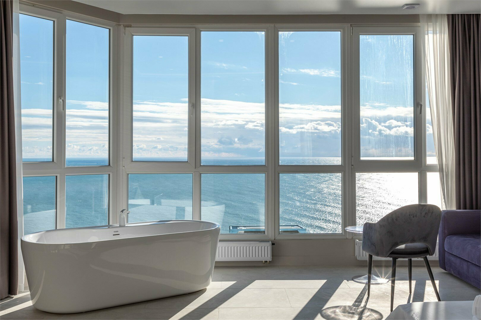 Апартаменты с боковым или прямым видом на море (1 комната)