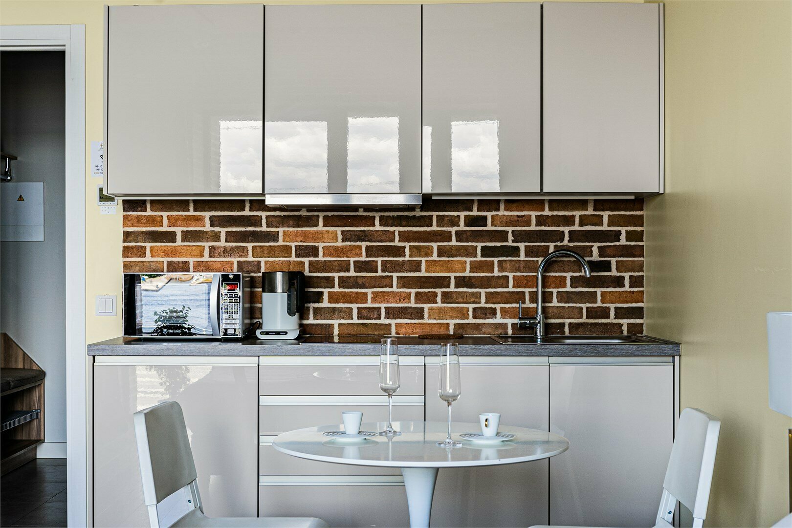 Студия с видом на реку