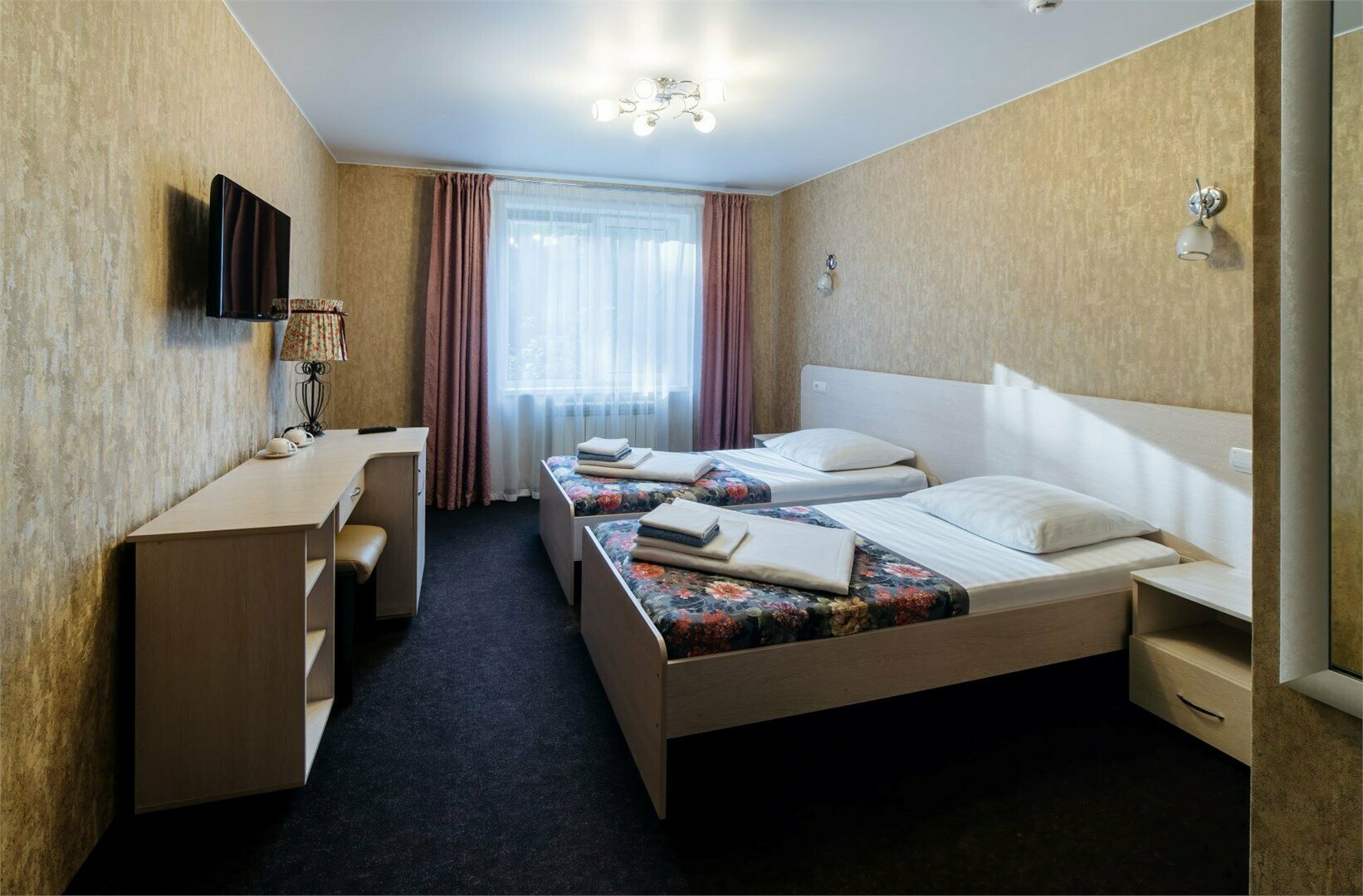 Улучшенный двухместный номер с 2 отдельными кроватями