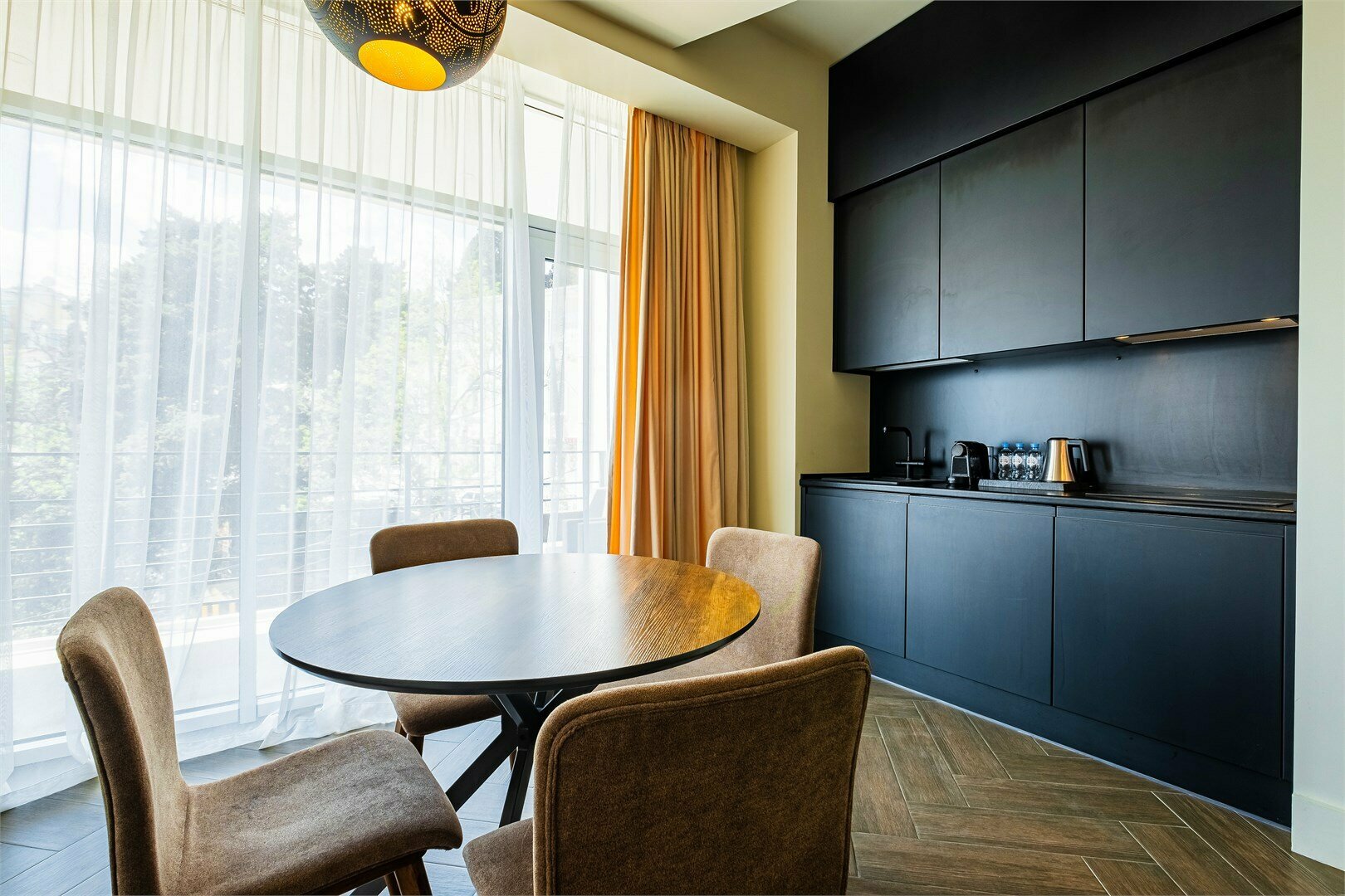 Двухкомнатные видовые апартаменты