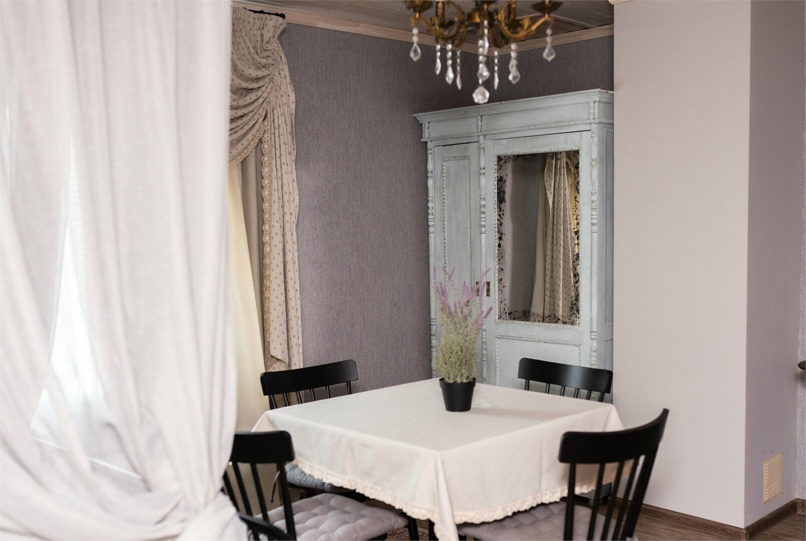 Двухкомнатный семейный с видом на горы