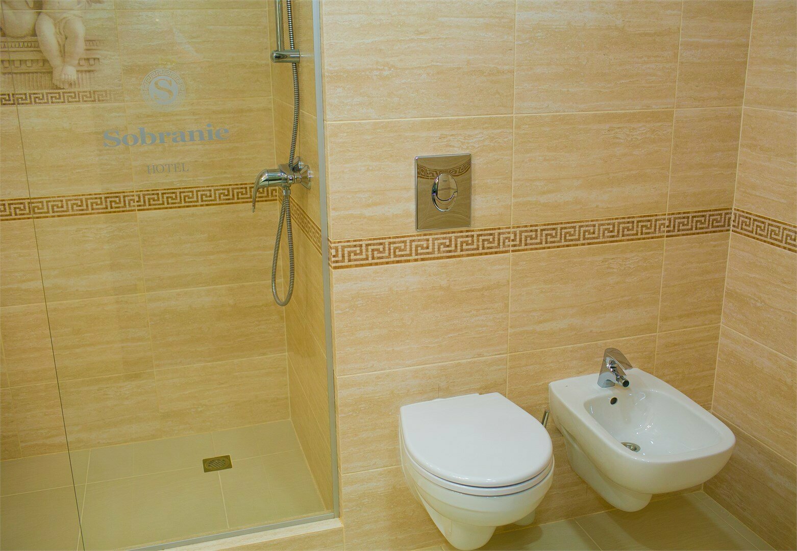 Номер Делюкс