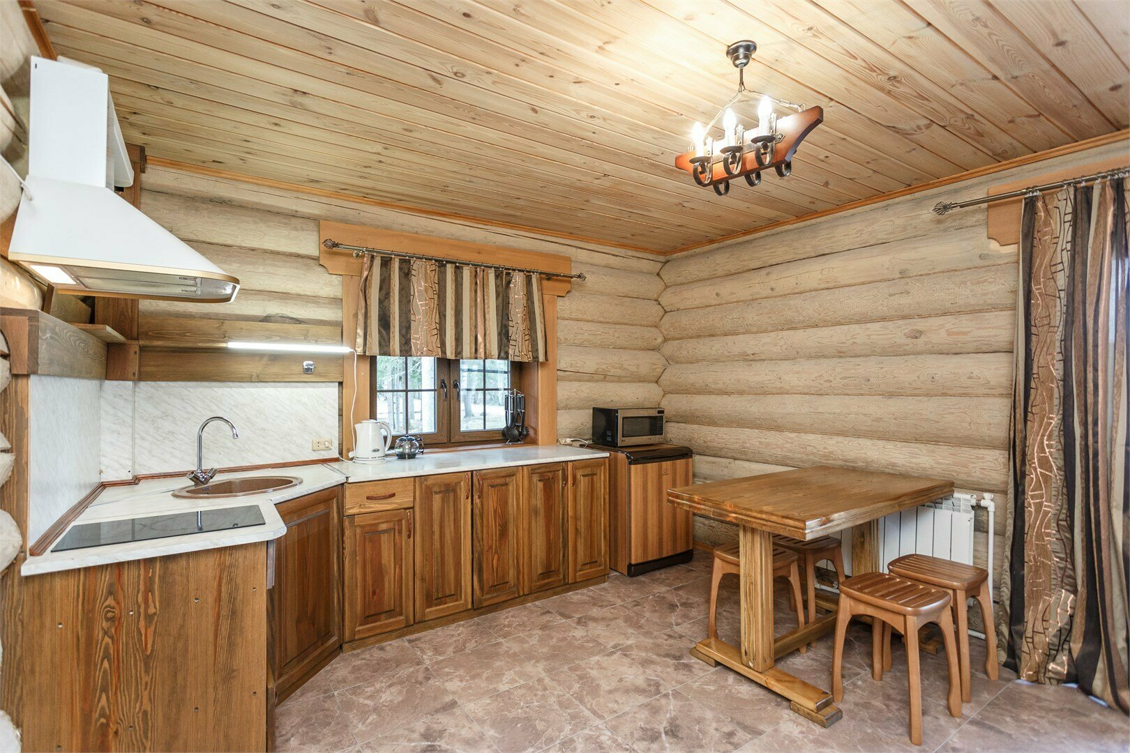 Студия (семейная)