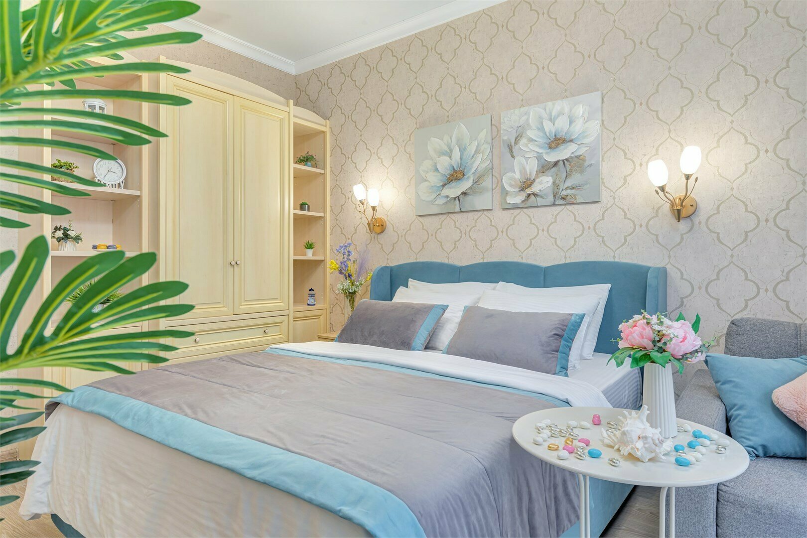 Апартаменты с балконом (2 комнаты, 55 кв.м)