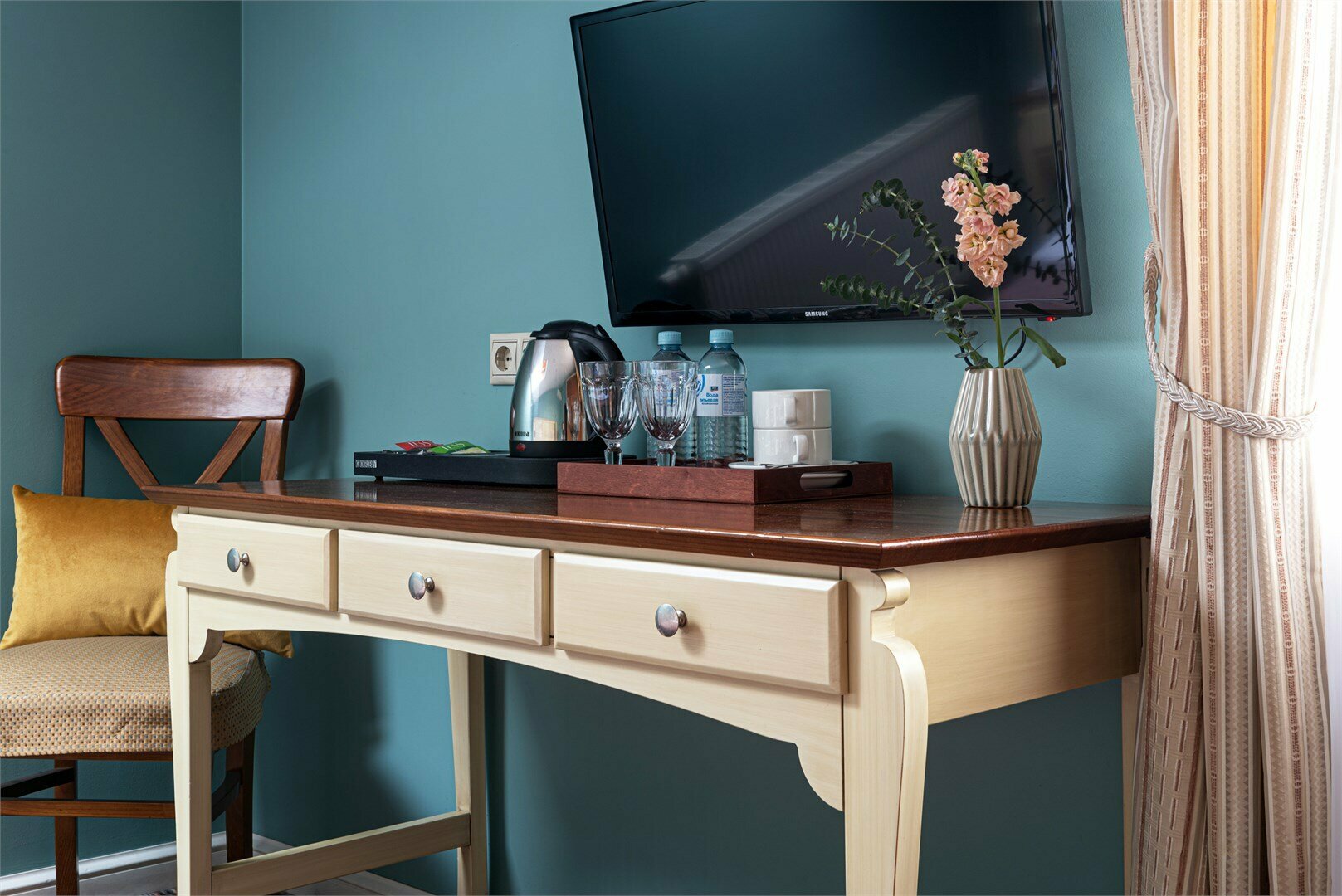 Улучшенный двухместный номер с 1 кроватью