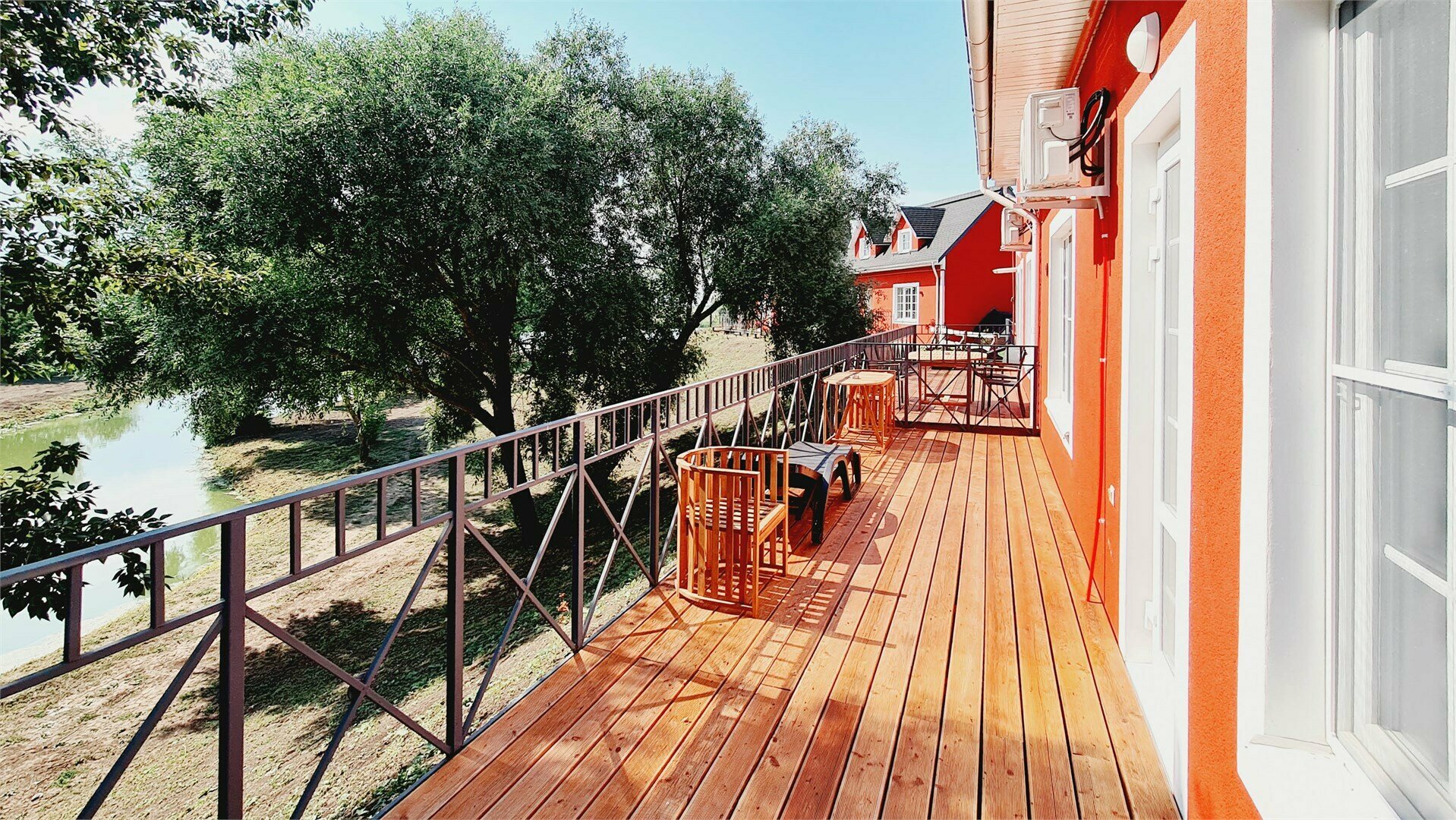 Дом - Таунхаус двухуровневый с двумя спальнями и гостинной