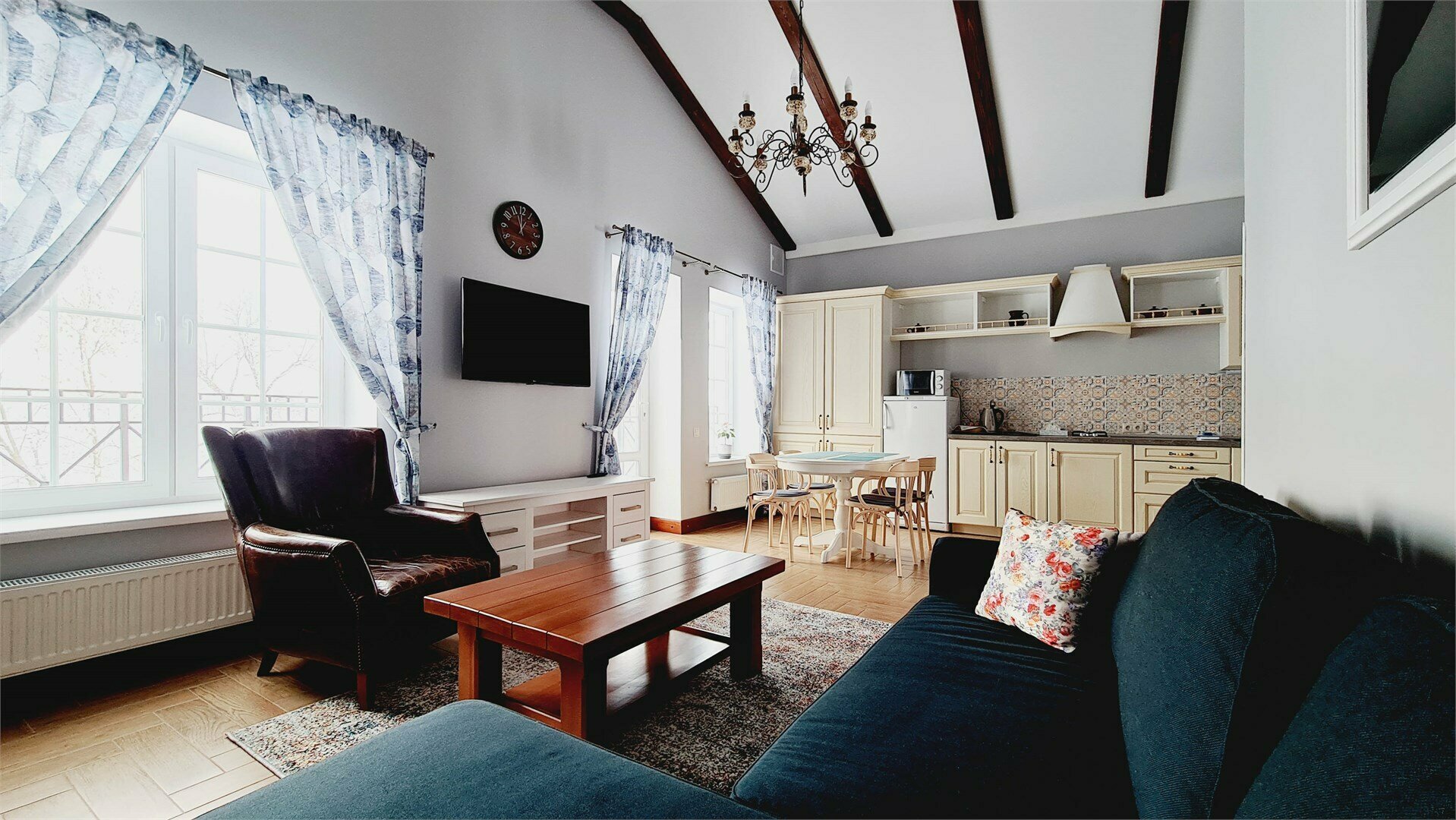 Дом - таунхаус с одной спальней  и гостиной