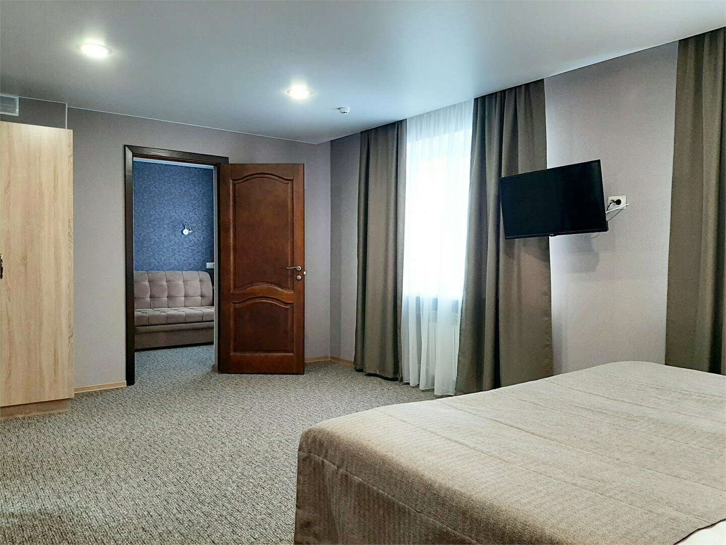 Улучшенный номер с кроватью размера «king-size» или 2 отдельными кроватями