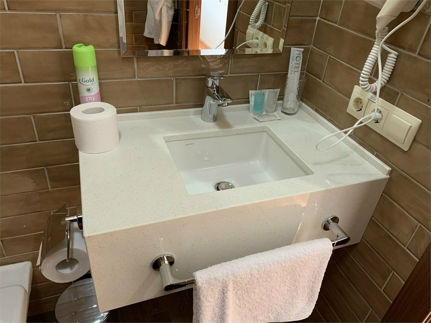 Двухместный 1 кровать реновированный (завтрак включён)