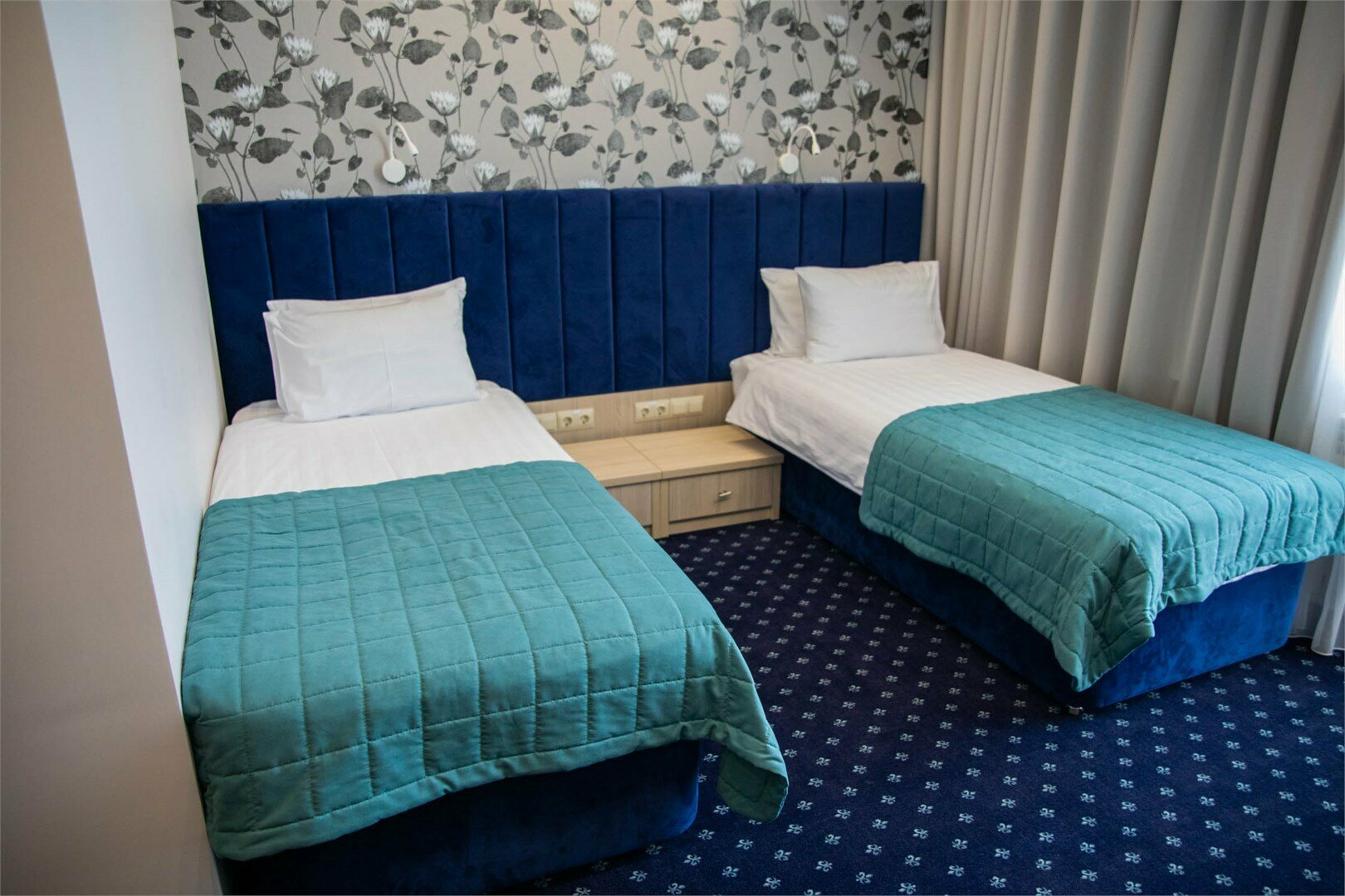 Двухместный 2 кровати реновированный (завтрак включён)